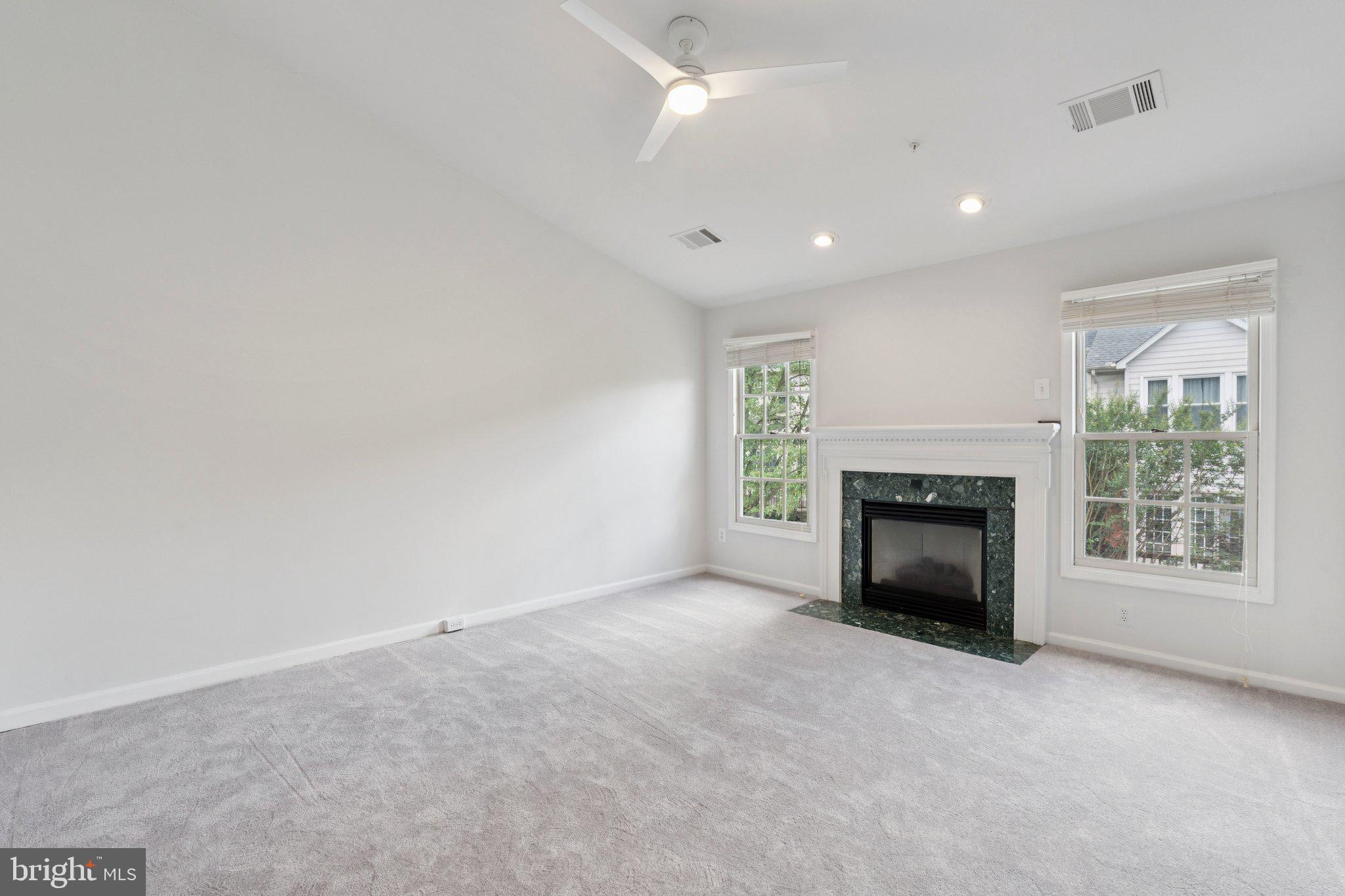 AMBERWOOD - Residential Lease