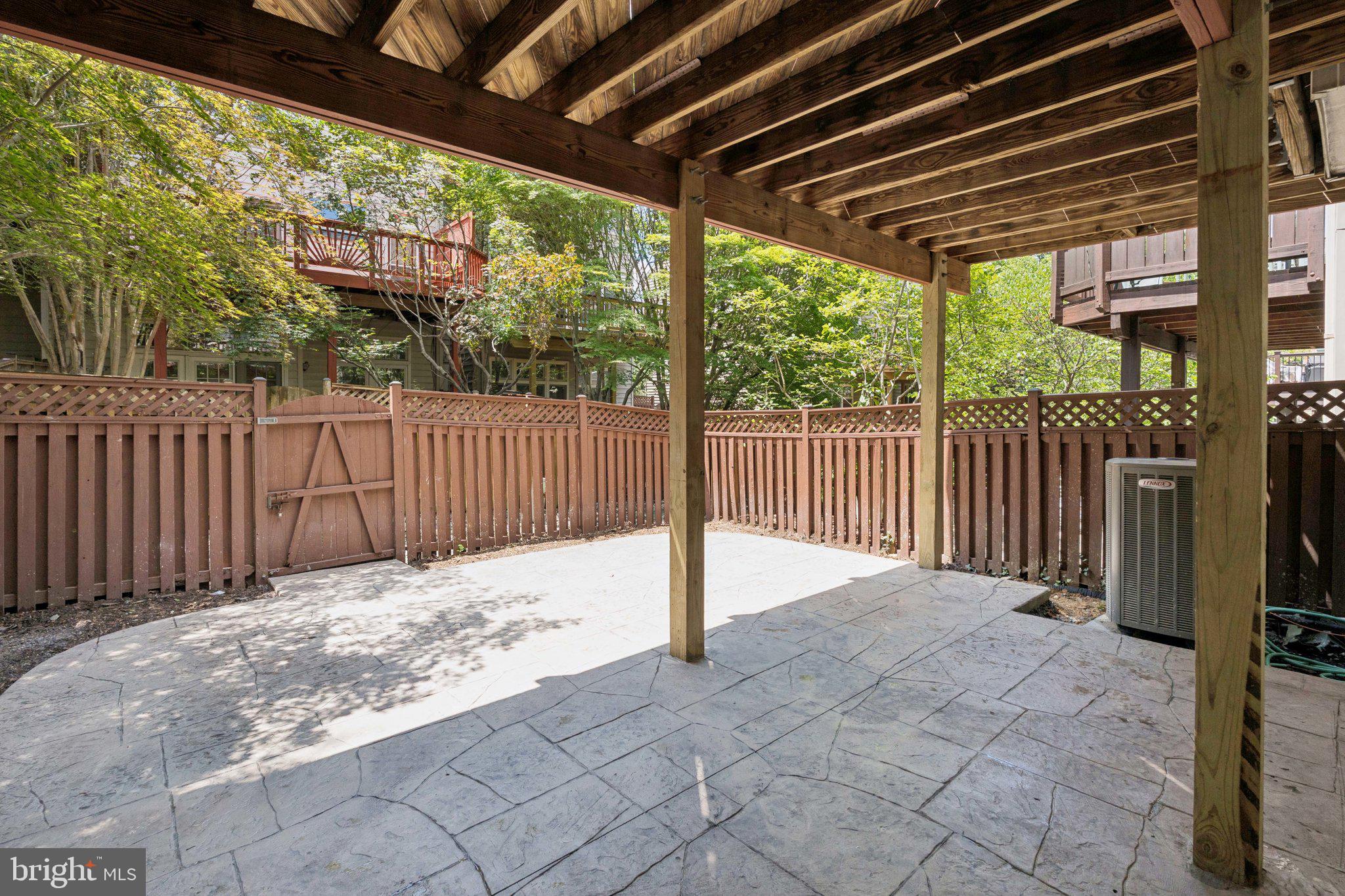 AMBERWOOD - Residential Lease