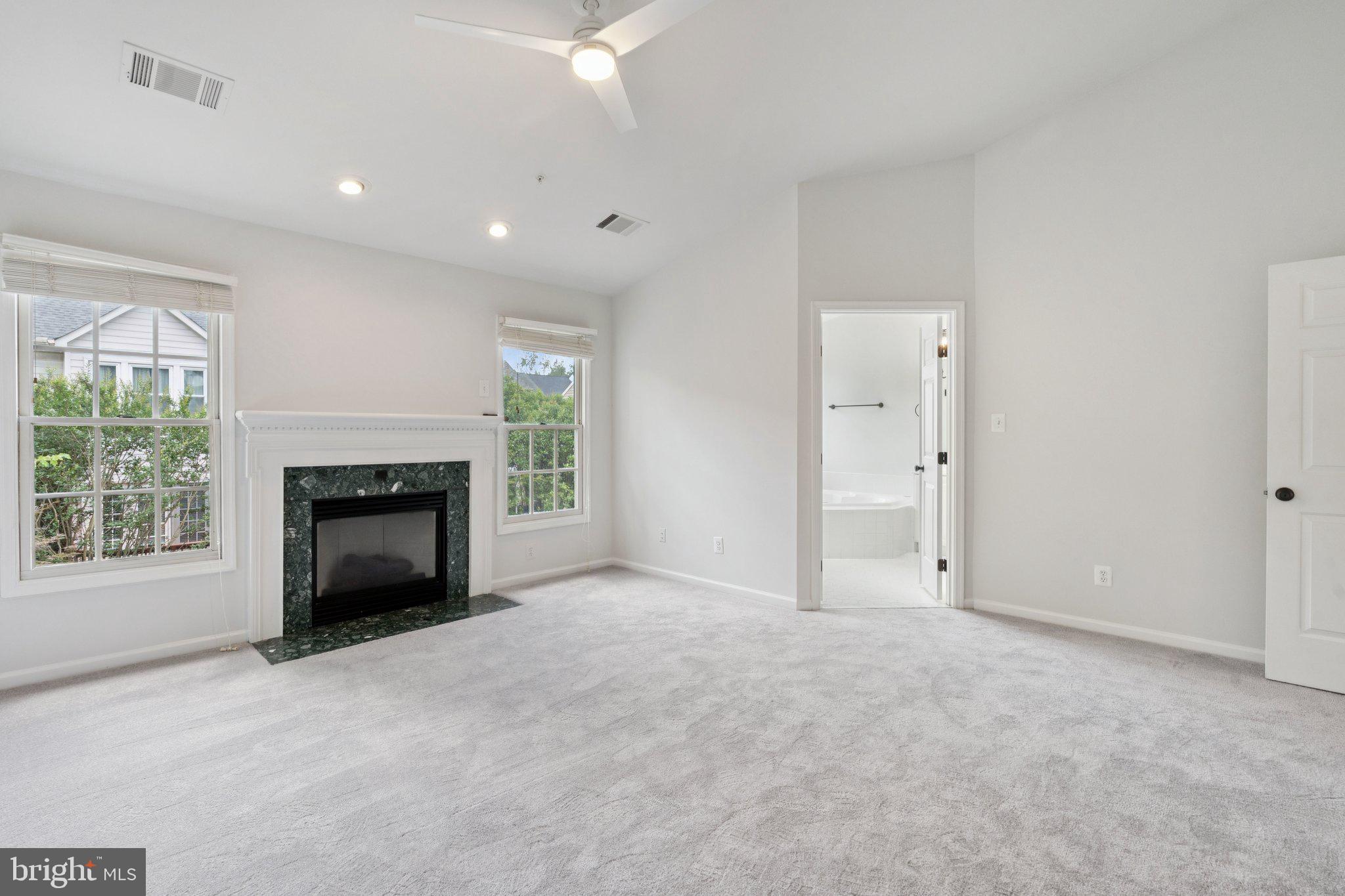 AMBERWOOD - Residential Lease