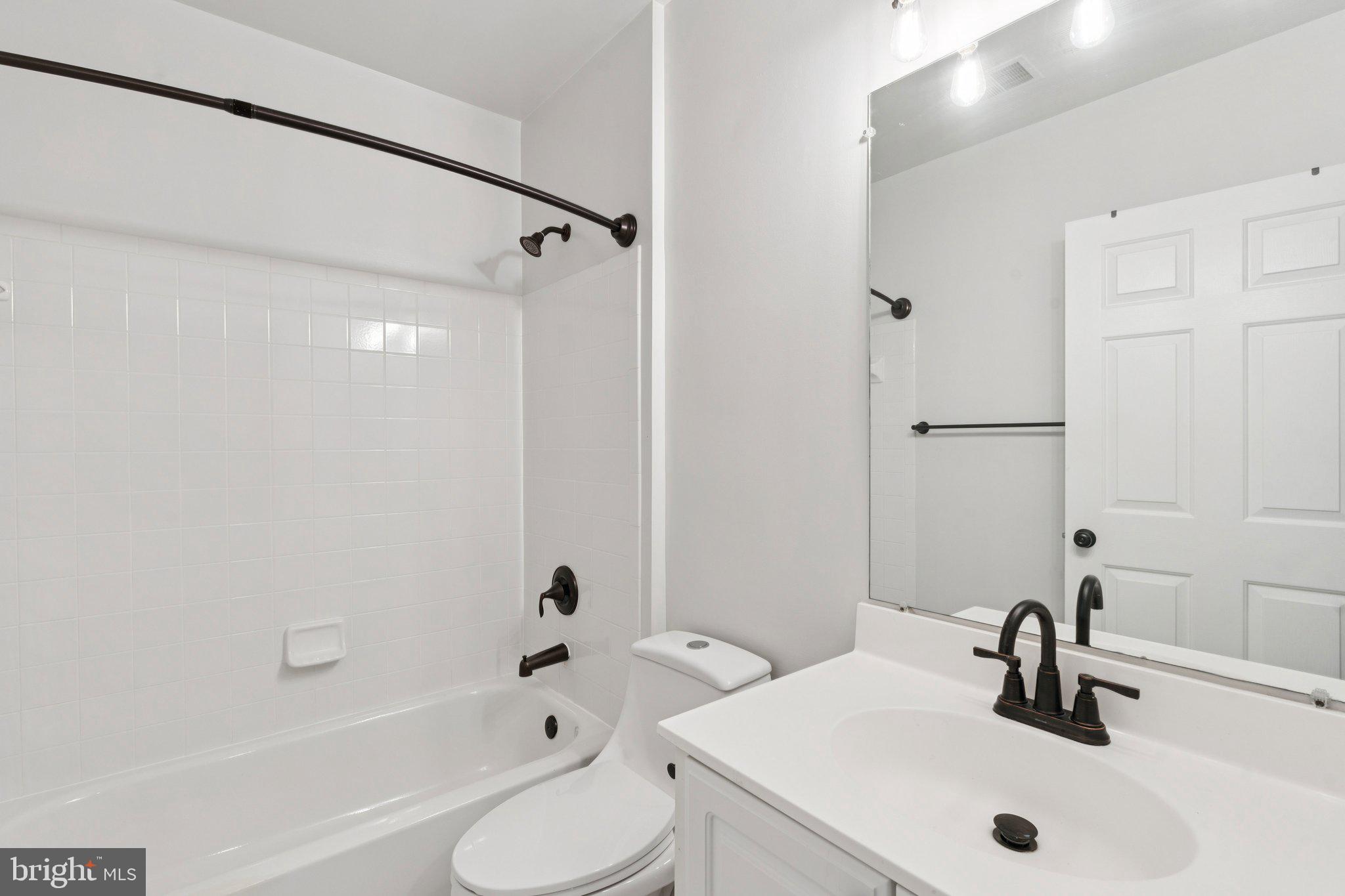 AMBERWOOD - Residential Lease