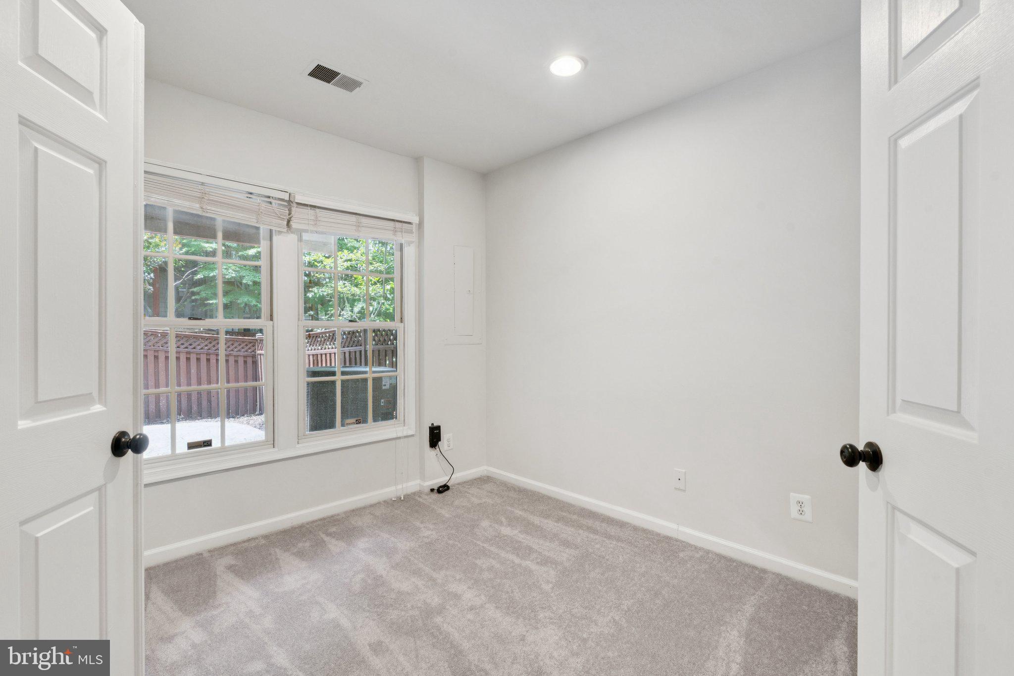 AMBERWOOD - Residential Lease