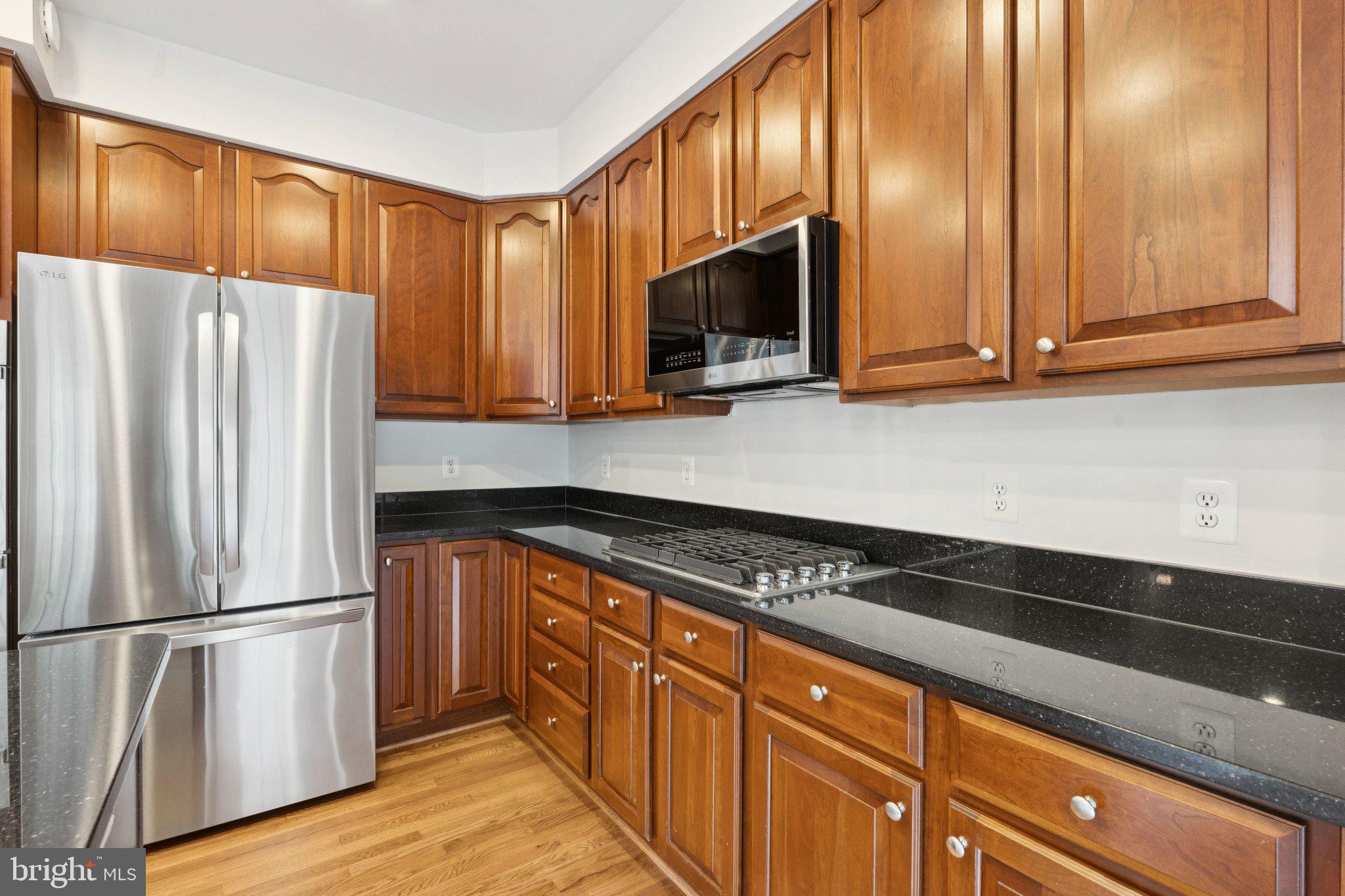 AMBERWOOD - Residential Lease