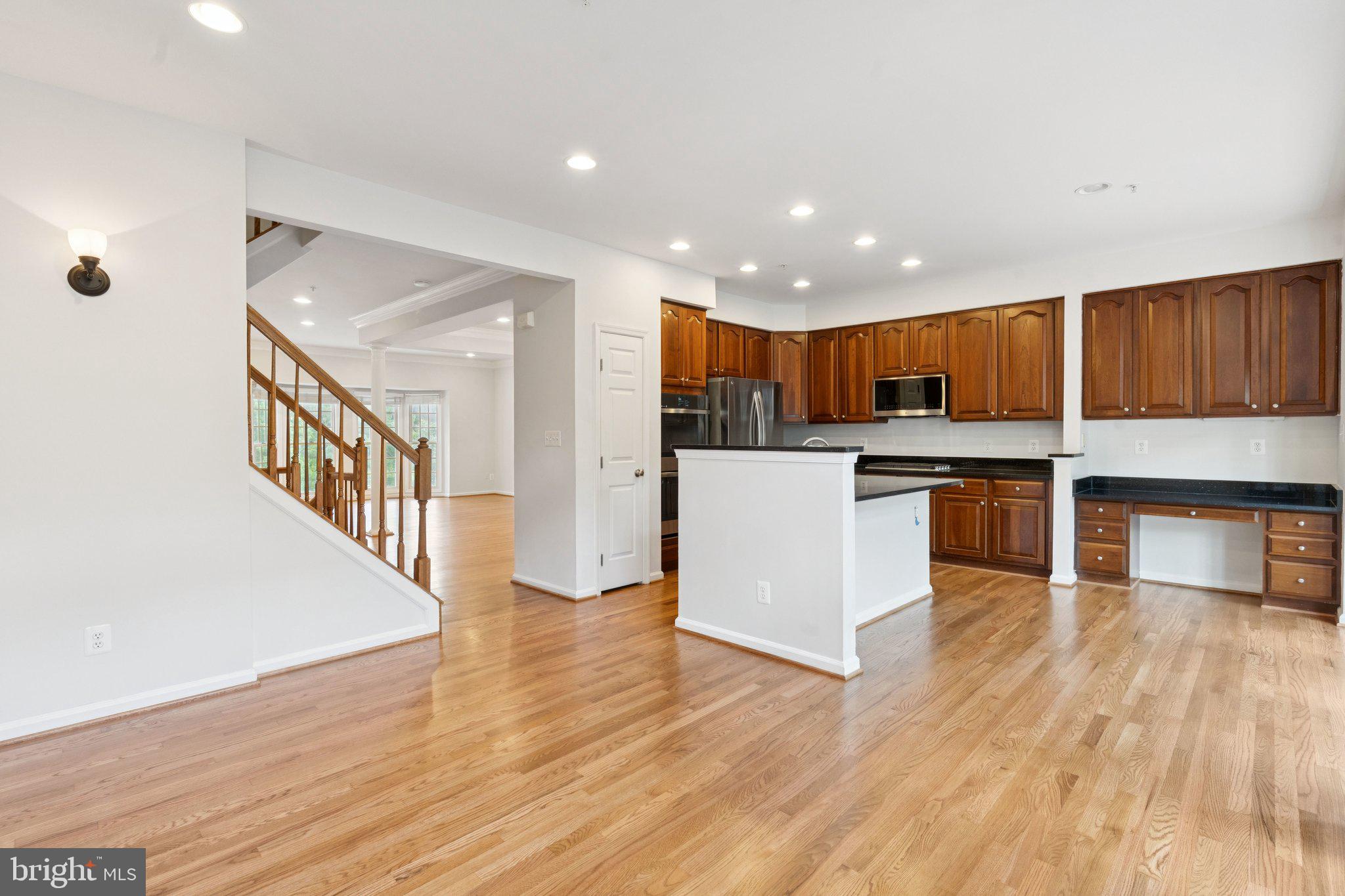 AMBERWOOD - Residential Lease