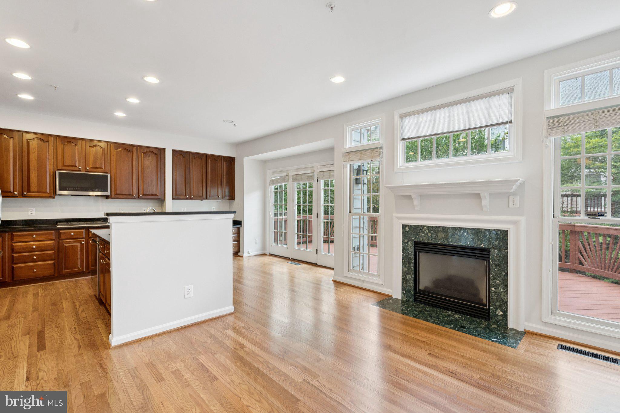 AMBERWOOD - Residential Lease