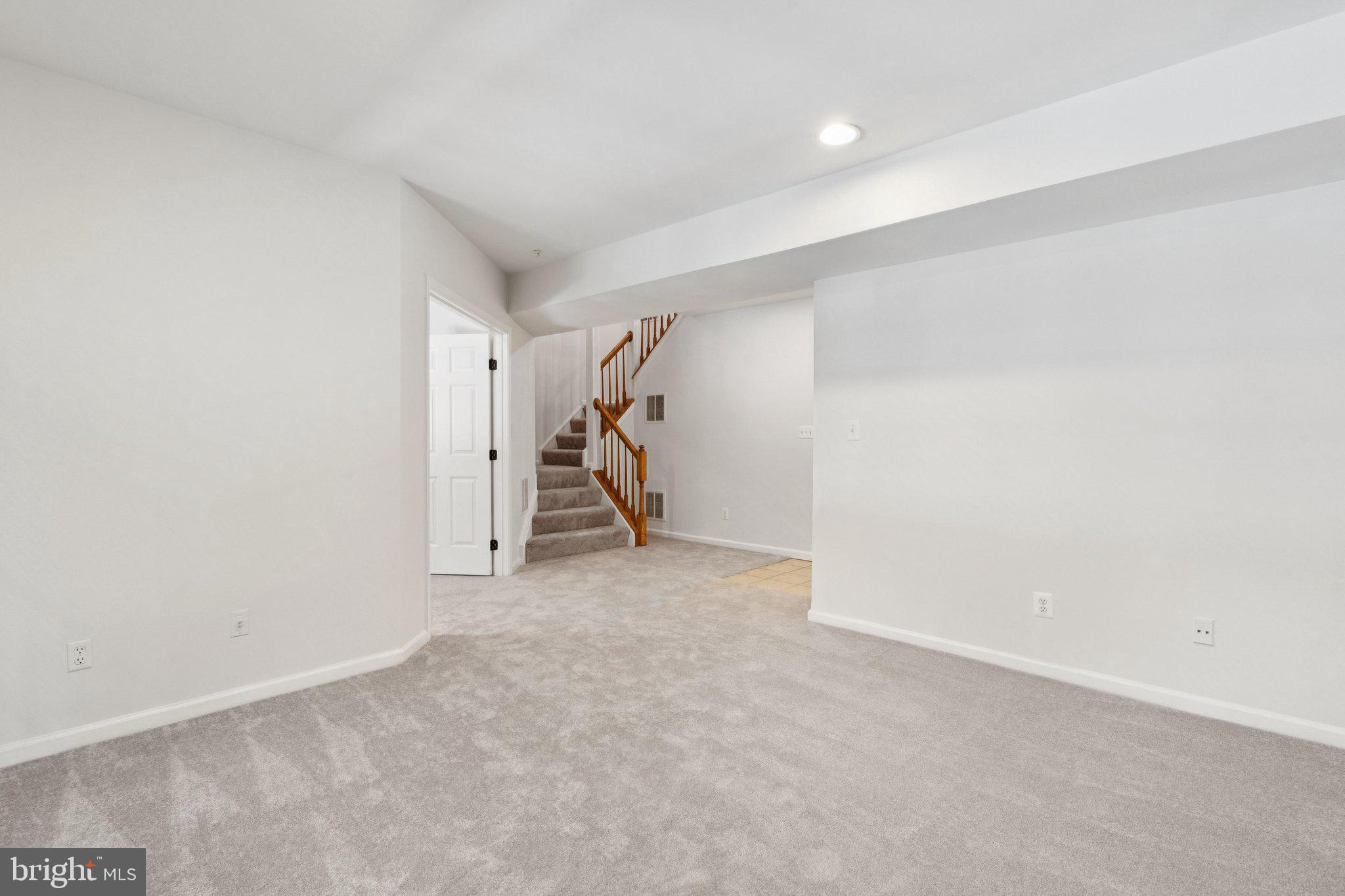 AMBERWOOD - Residential Lease