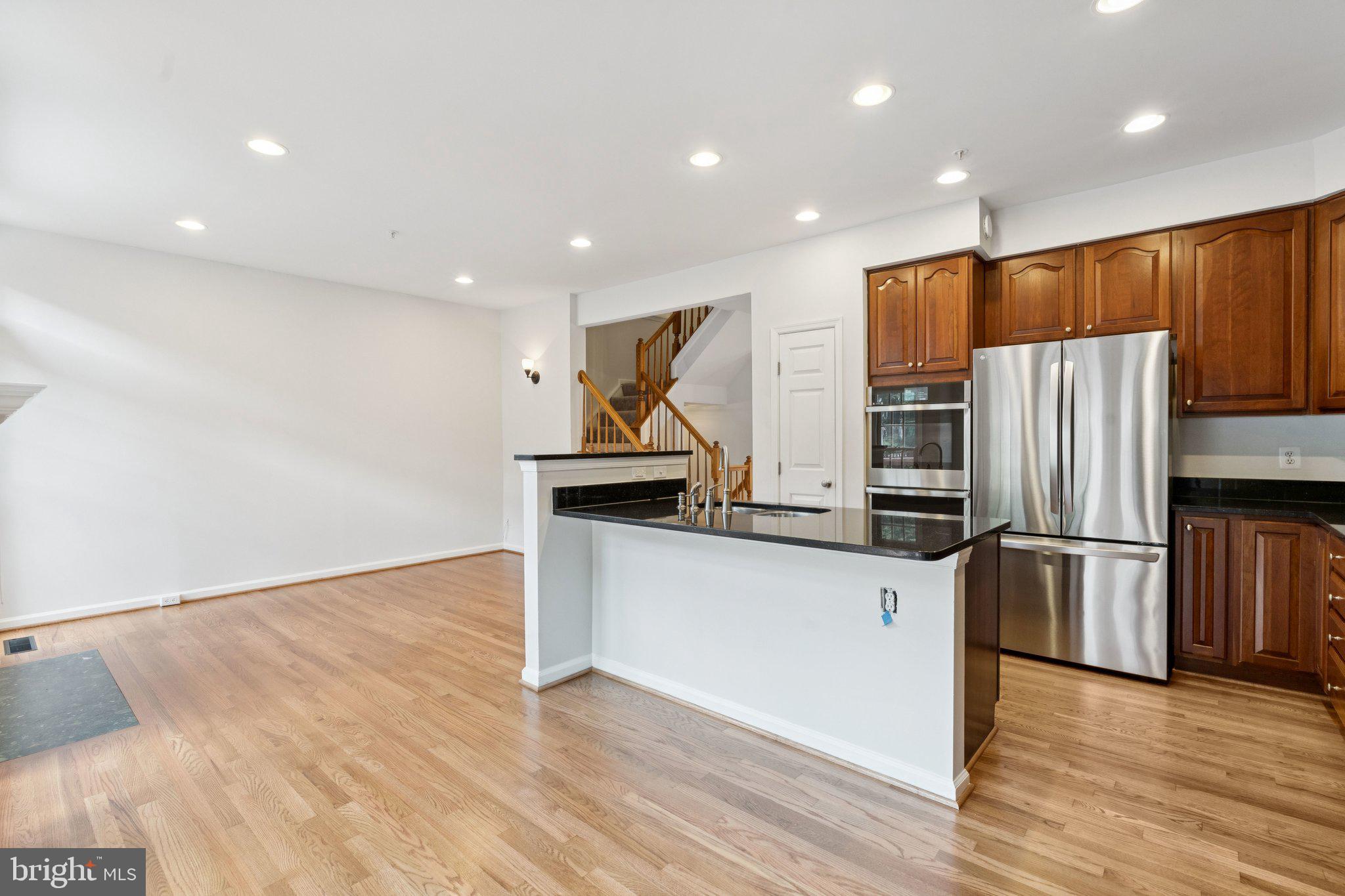 AMBERWOOD - Residential Lease