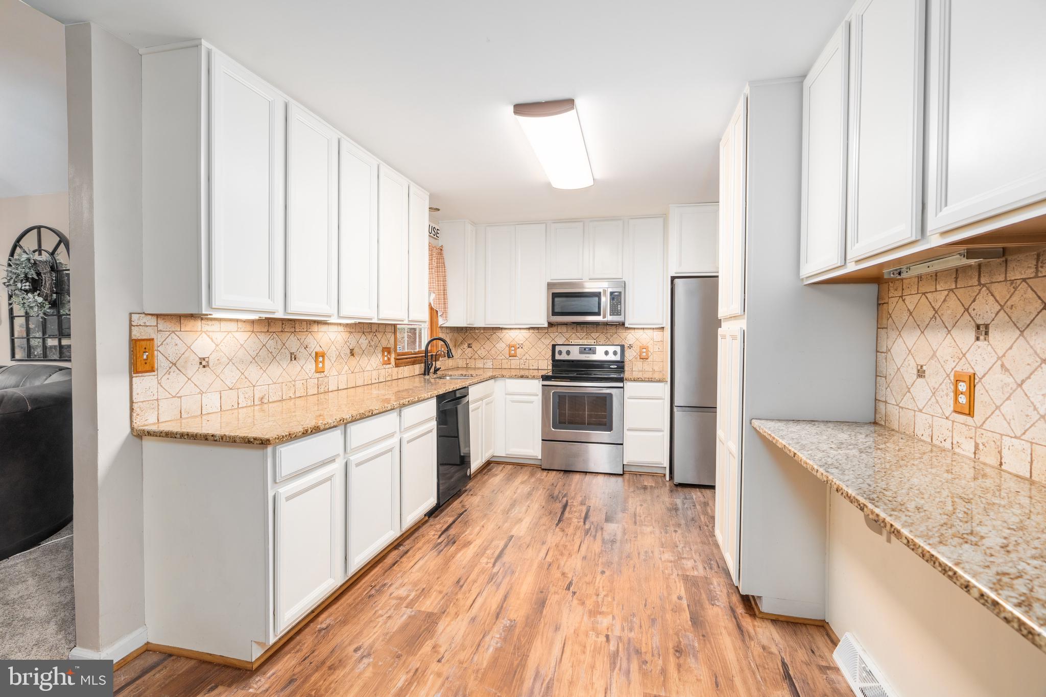 ACADEMY HILLS - Residential