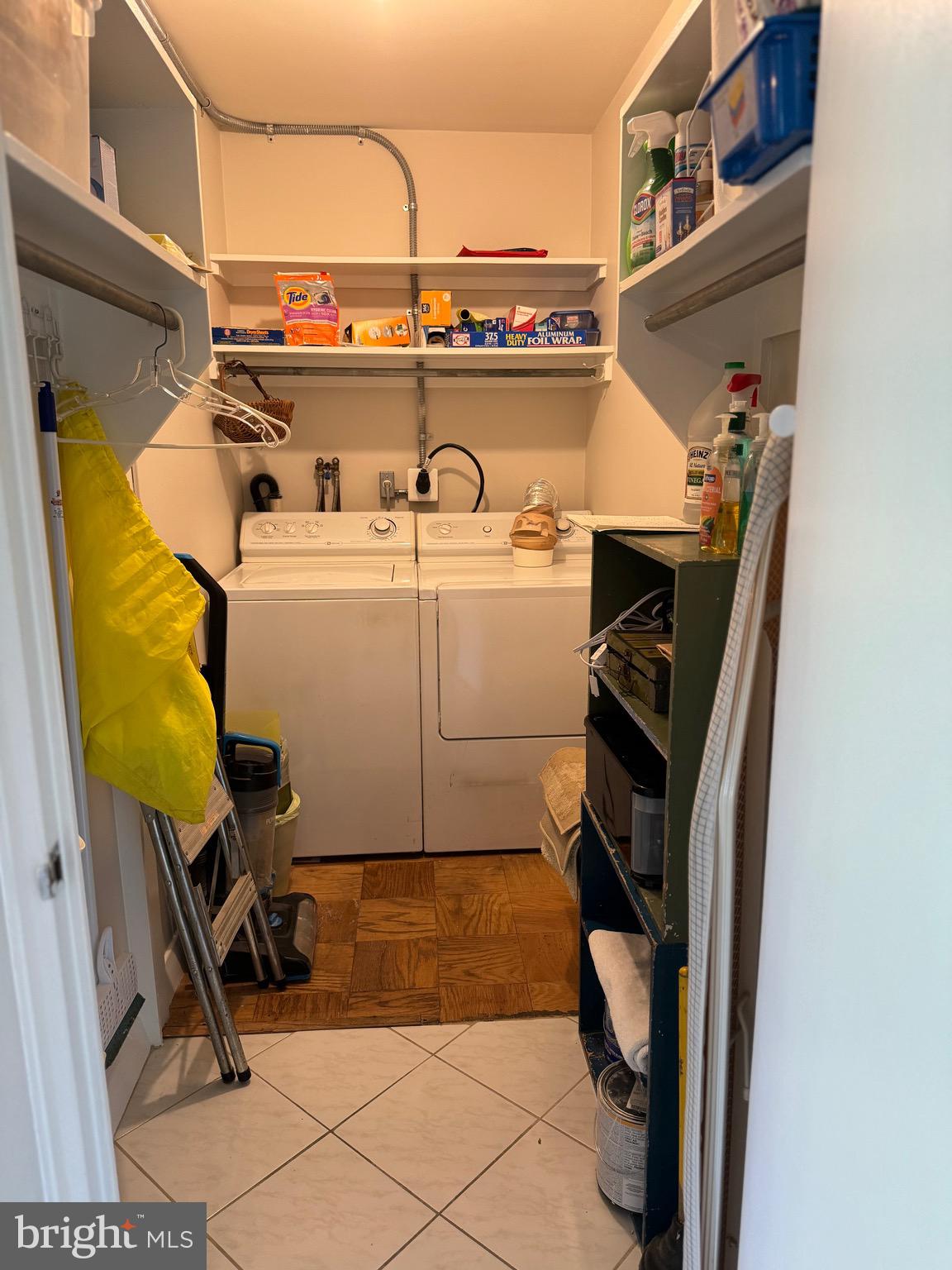 PARK TOWERS WEST - Residential