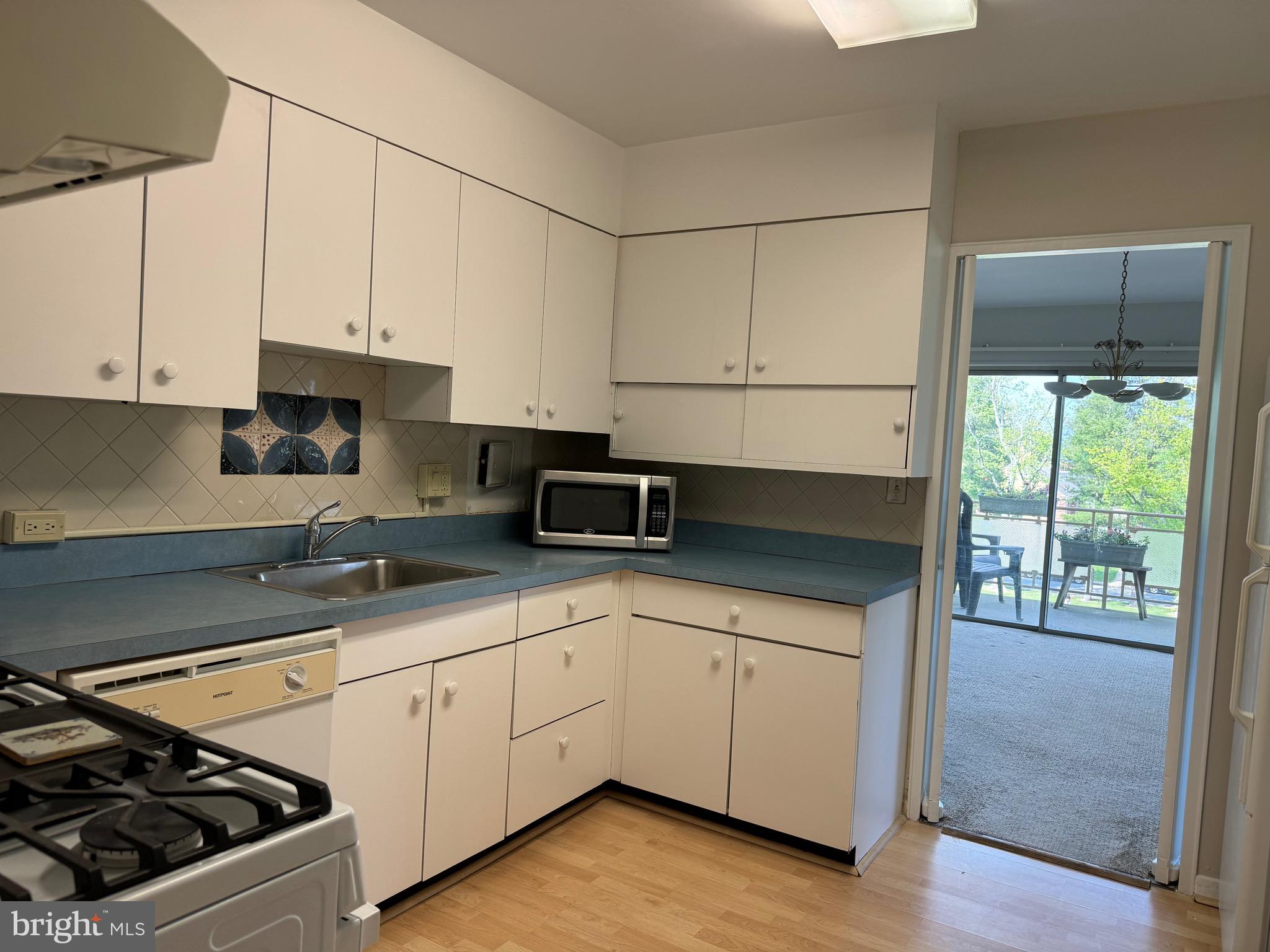 PARK TOWERS WEST - Residential