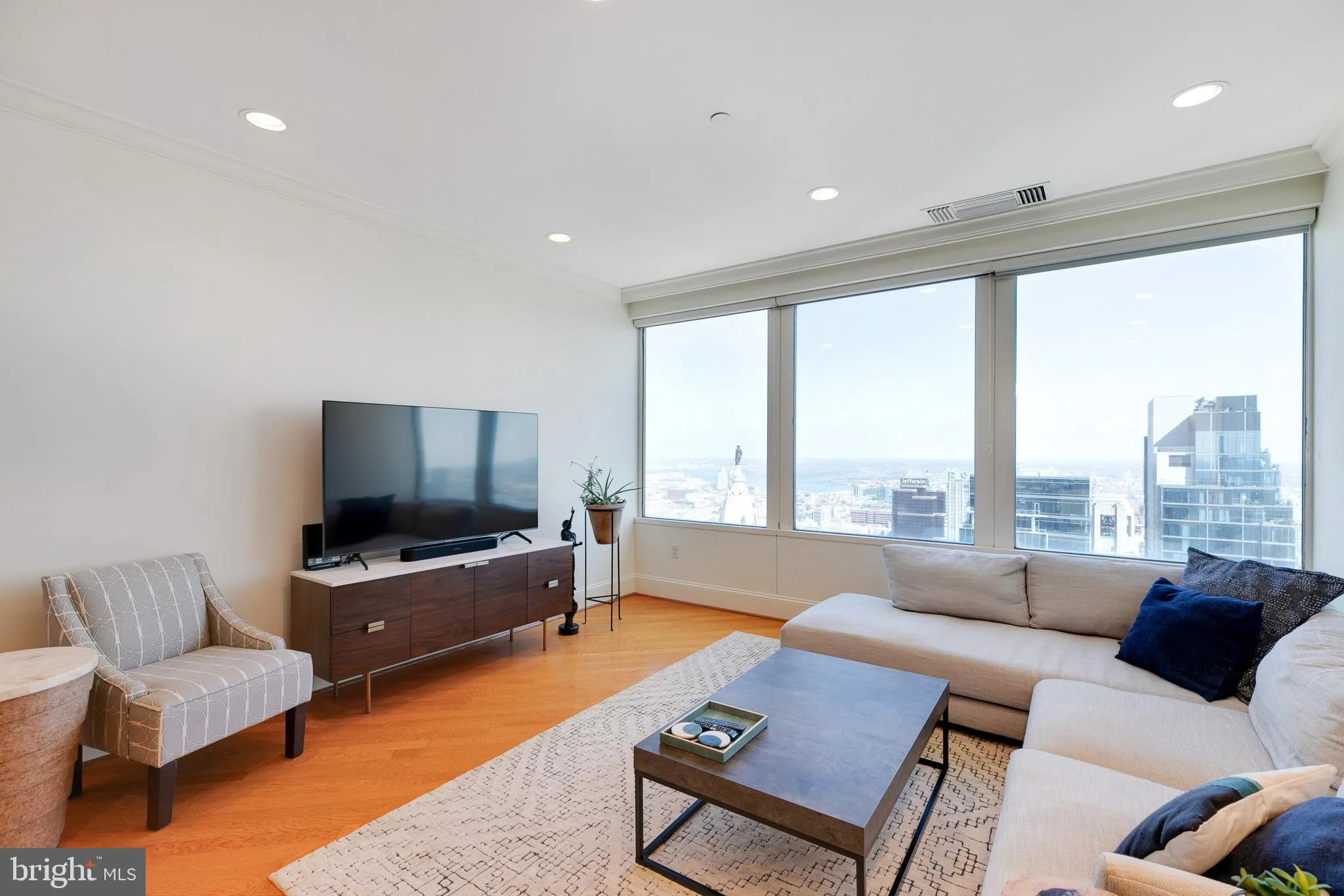 Philadelphia, Pennsylvania 19102, United States, 2 Bedrooms Bedrooms, ,2 BathroomsBathrooms,Residential,Active,78065