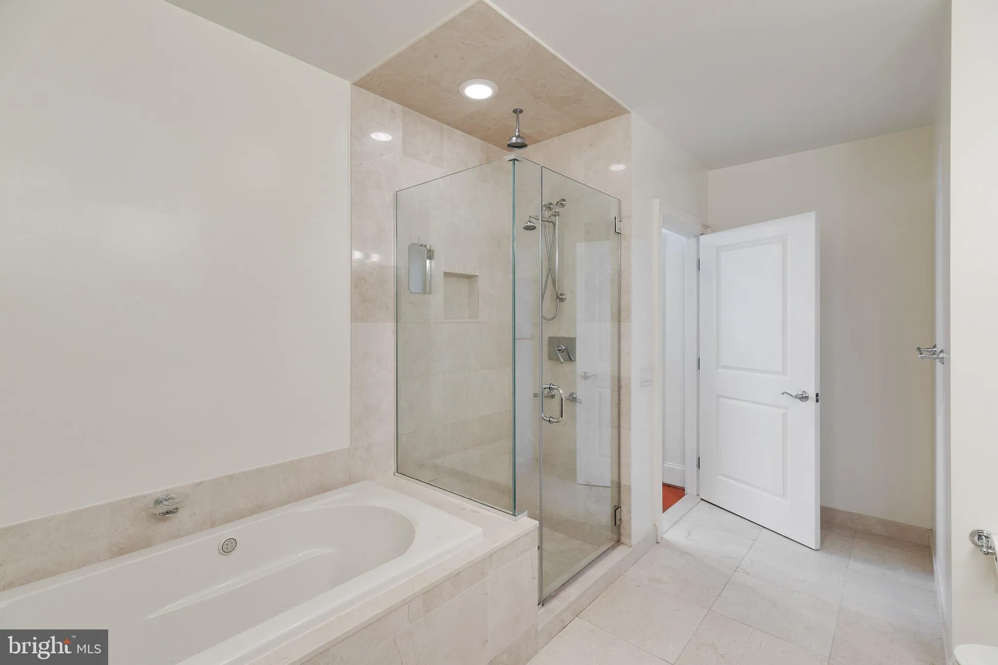 Philadelphia, Pennsylvania 19102, United States, 2 Bedrooms Bedrooms, ,2 BathroomsBathrooms,Residential,Active,78065