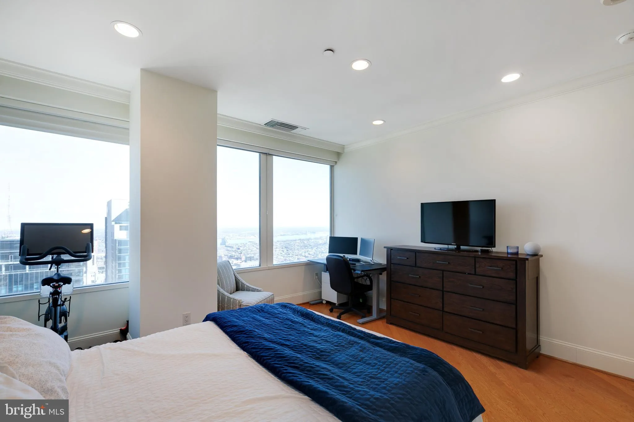 Philadelphia, Pennsylvania 19102, United States, 2 Bedrooms Bedrooms, ,2 BathroomsBathrooms,Residential,Active,78065