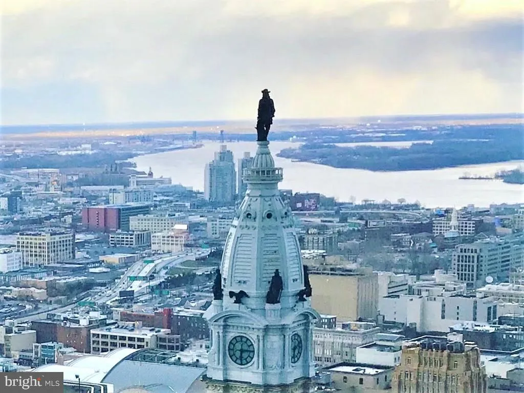 Philadelphia, Pennsylvania 19102, United States, 2 Bedrooms Bedrooms, ,2 BathroomsBathrooms,Residential,Active,78065