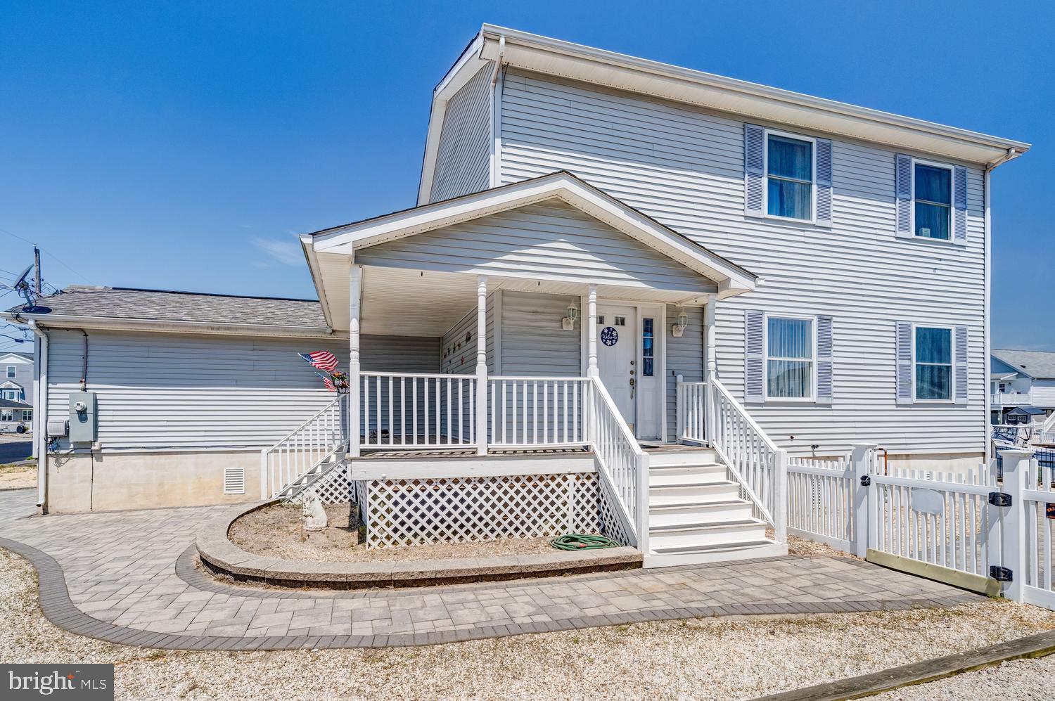 22 W RARITAN DRIVE