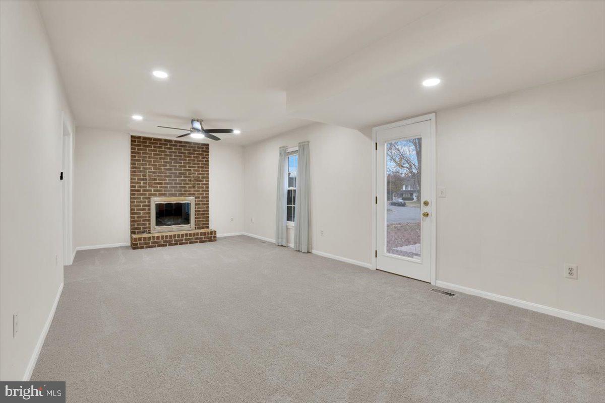 CRESTBROOK - Residential Lease