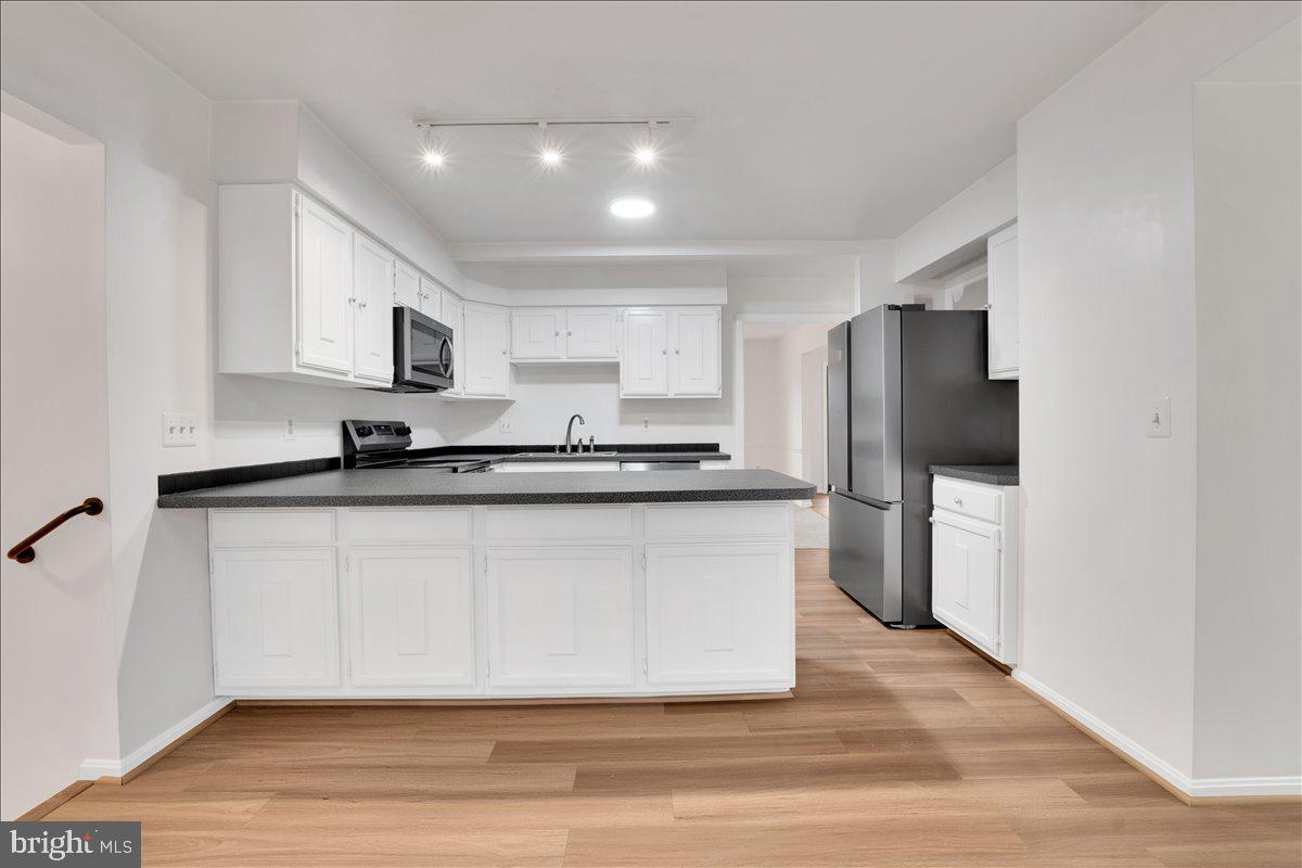 CRESTBROOK - Residential Lease