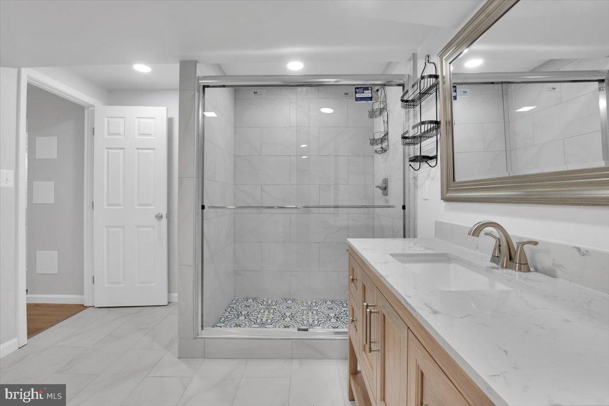 CRESTBROOK - Residential Lease