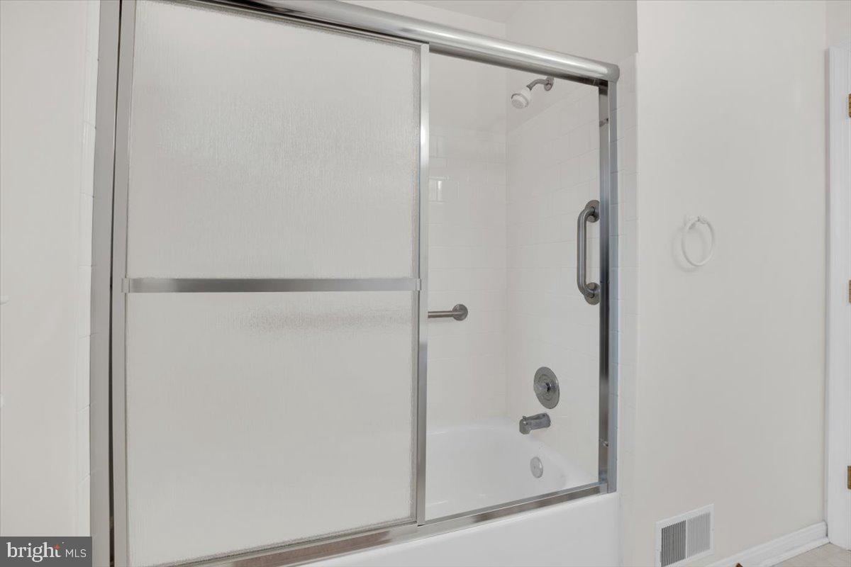 CRESTBROOK - Residential Lease