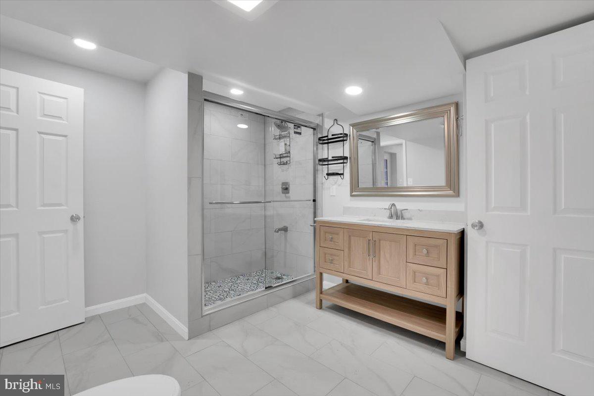 CRESTBROOK - Residential Lease