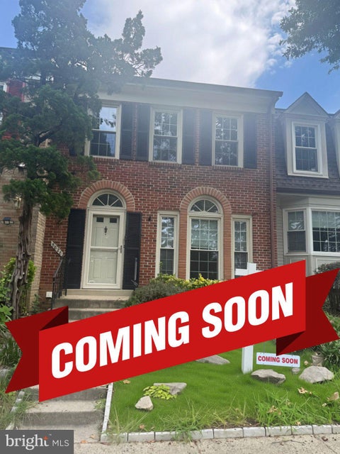 Photo of 5828 Apsley House Court, ALEXANDRIA, VA 22310 (MLS # VAFX2338090)