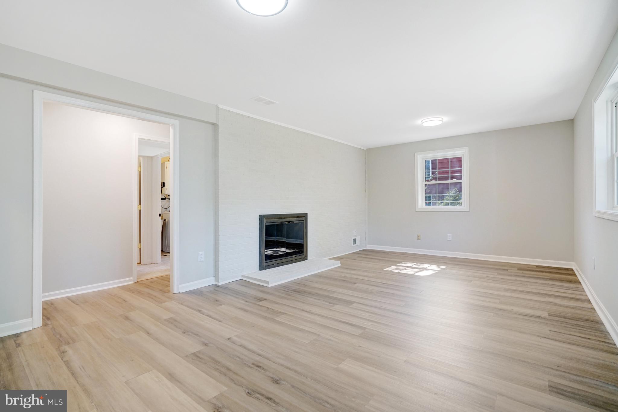 RIVERSIDE GARDENS - Residential