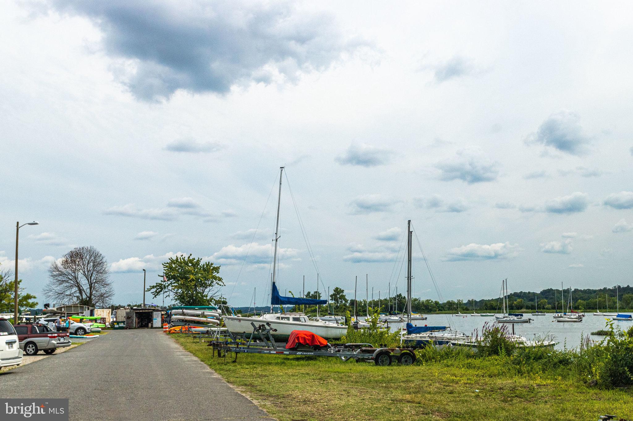 RIVERSIDE GARDENS - Residential