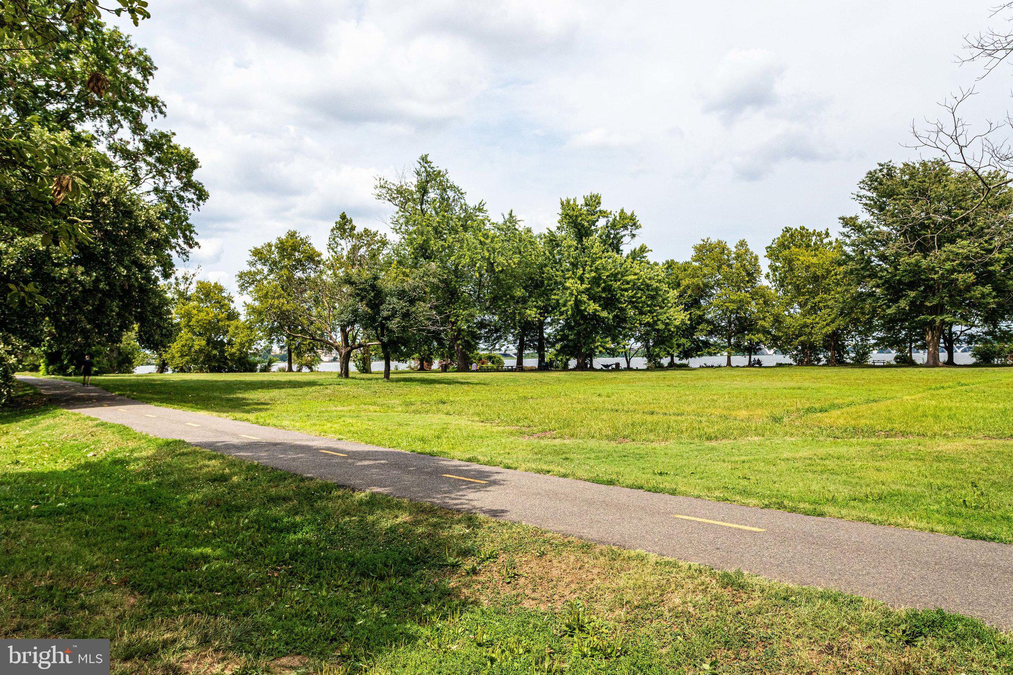 RIVERSIDE GARDENS - Residential