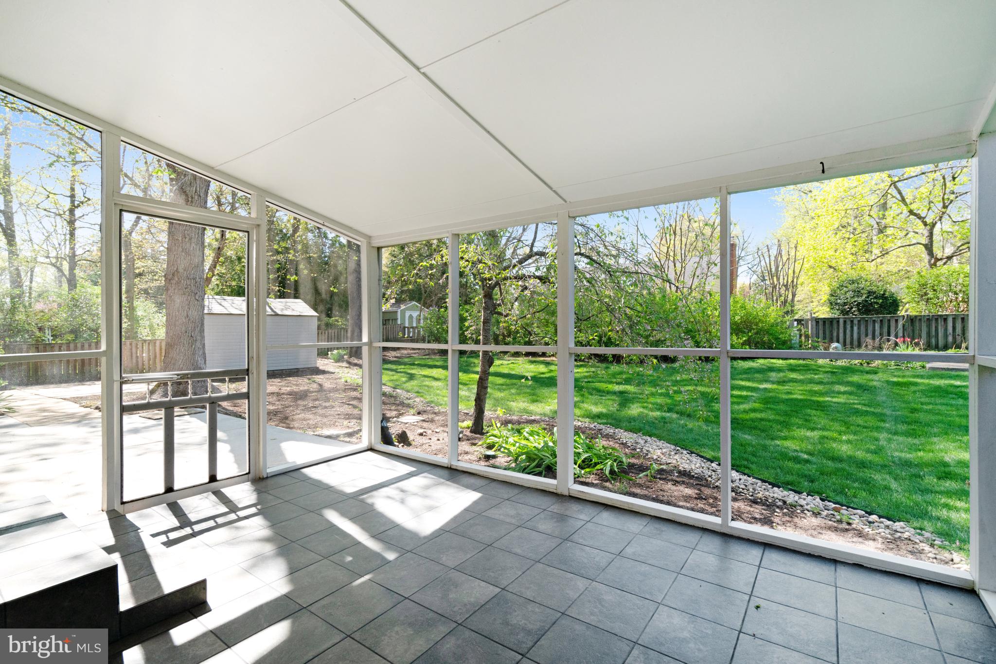 RIVERSIDE GARDENS - Residential