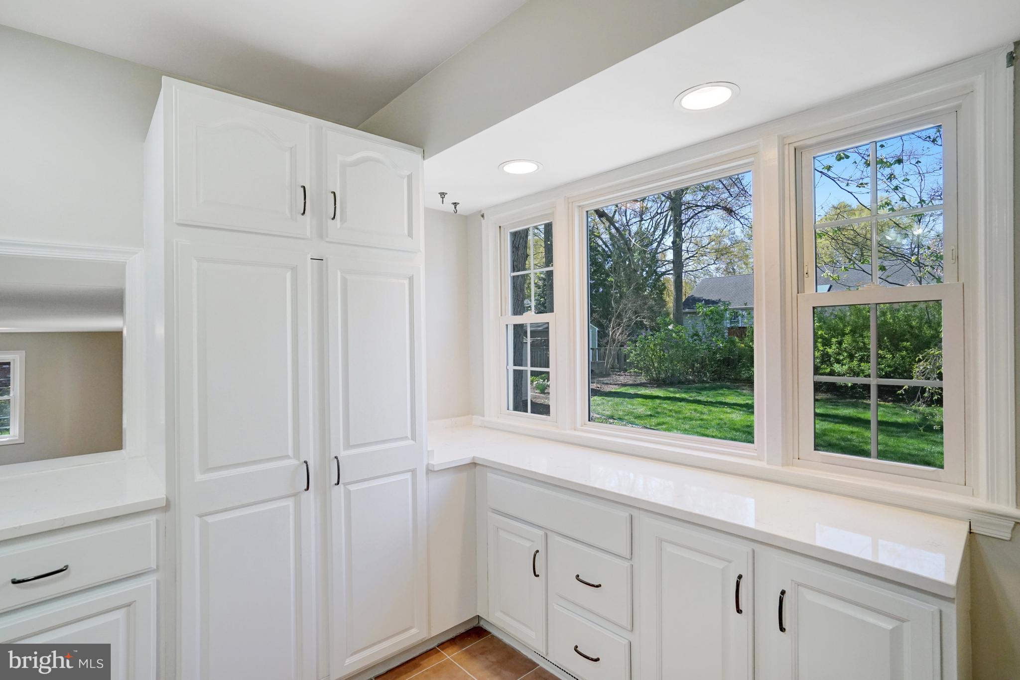 RIVERSIDE GARDENS - Residential