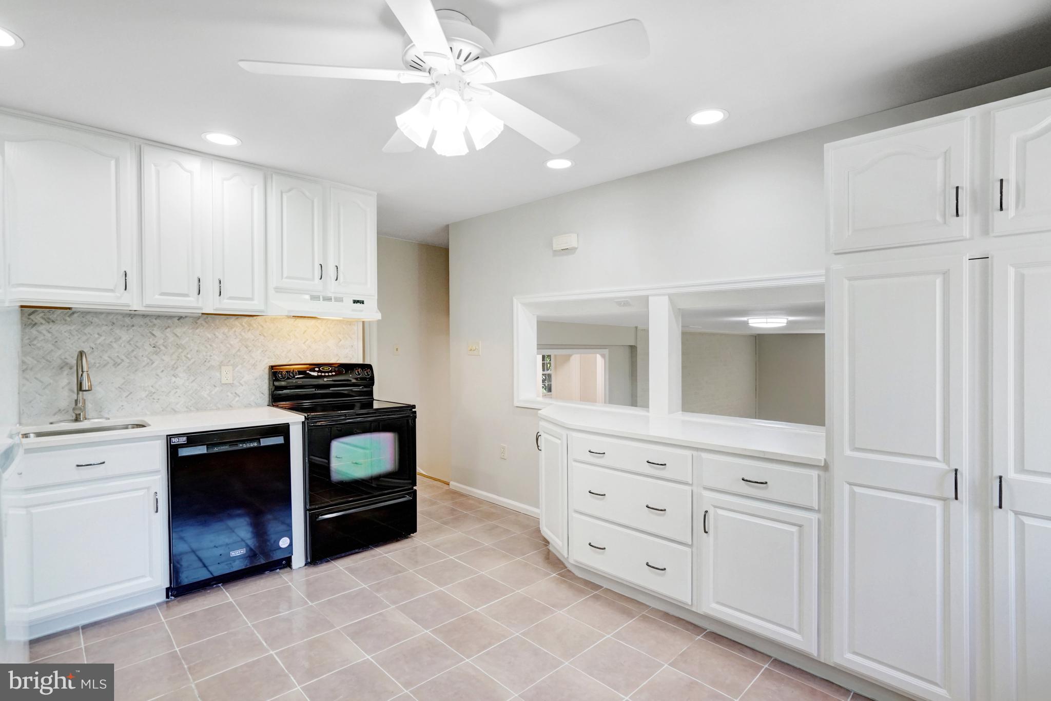 RIVERSIDE GARDENS - Residential