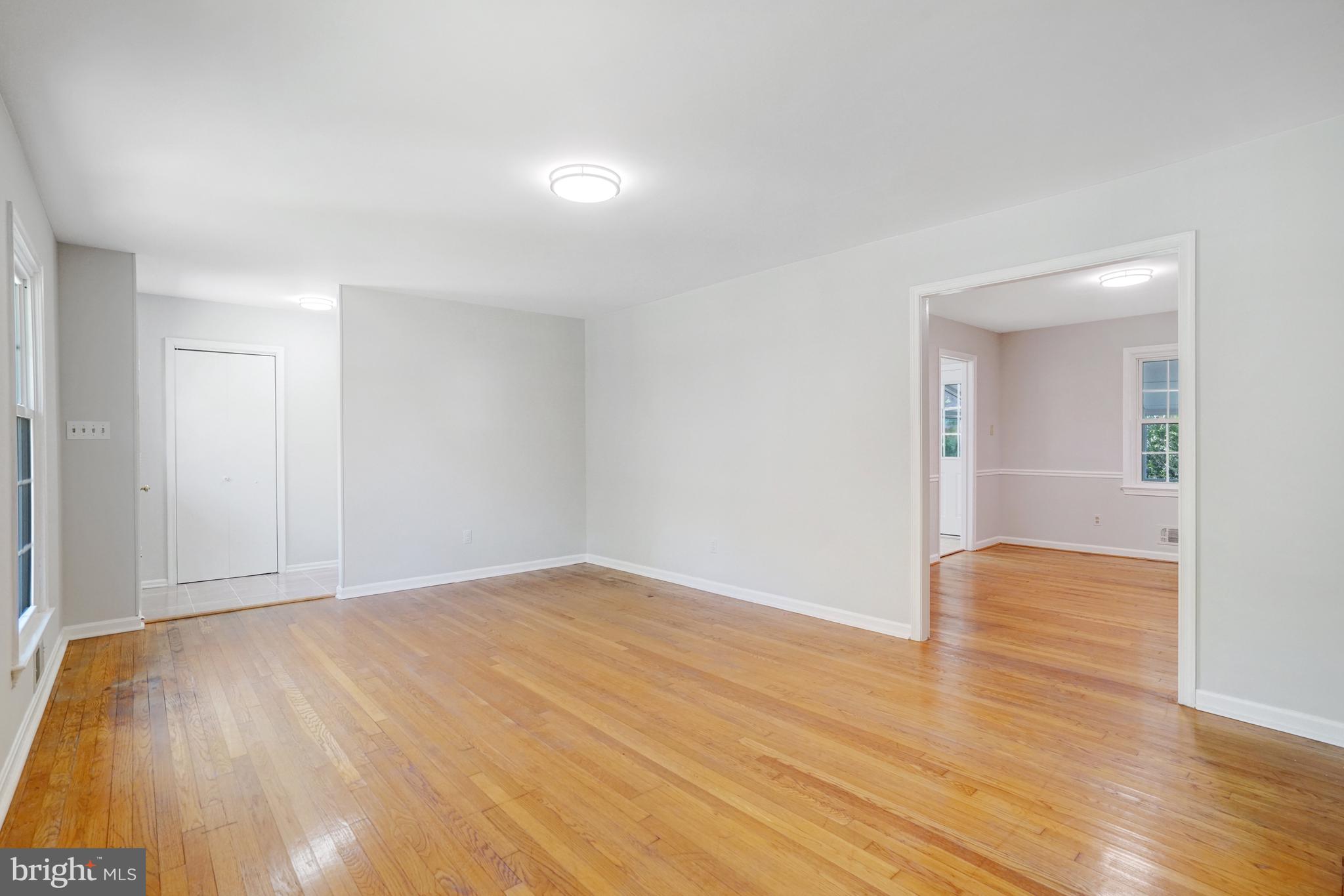 RIVERSIDE GARDENS - Residential