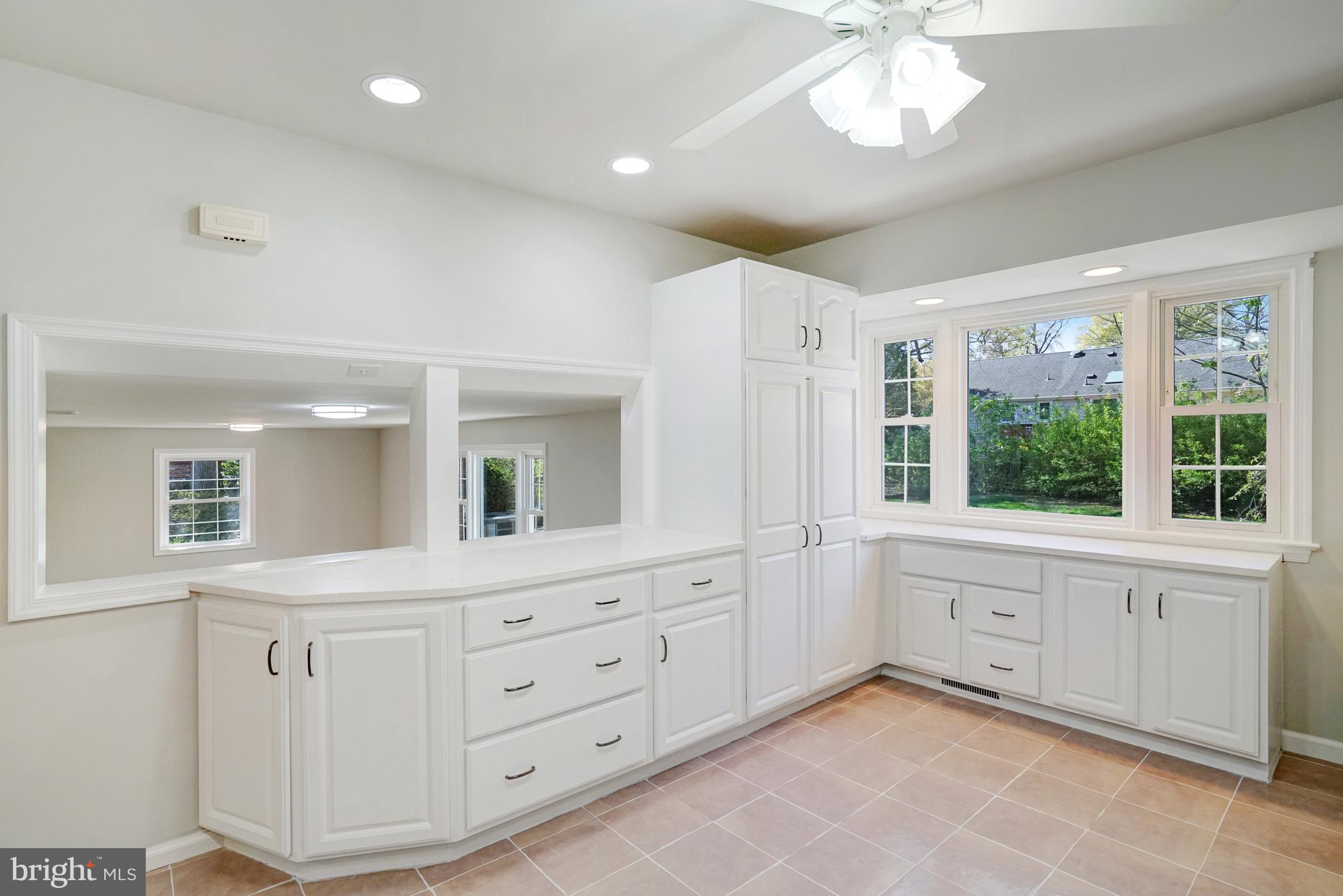 RIVERSIDE GARDENS - Residential