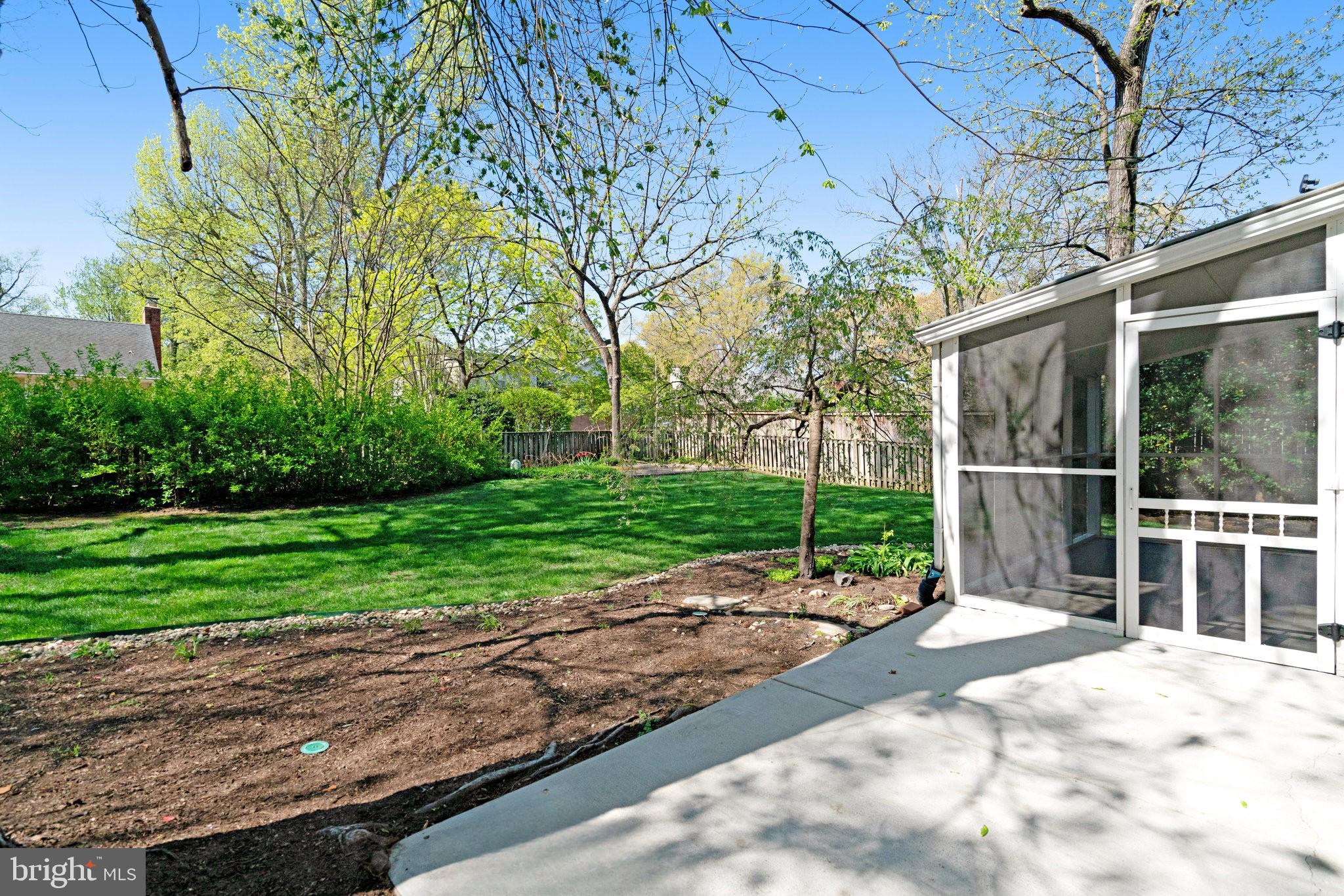 RIVERSIDE GARDENS - Residential