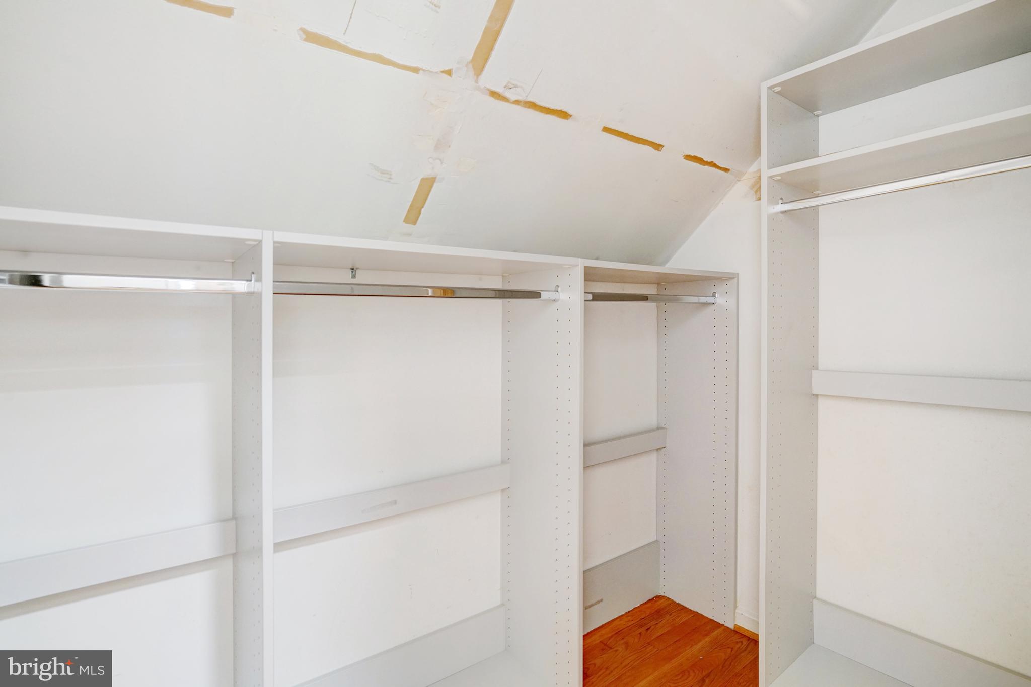 RIVERSIDE GARDENS - Residential