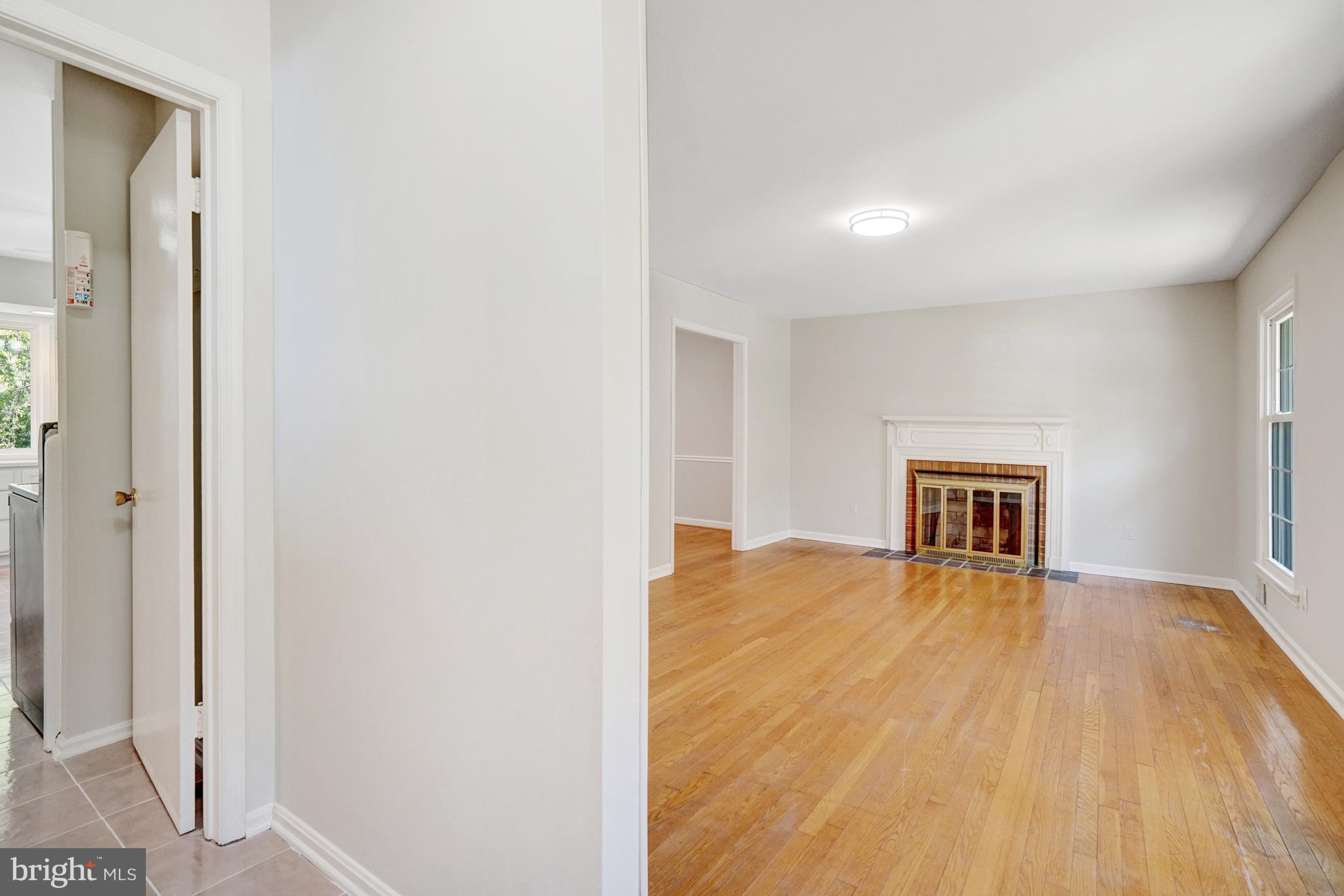 RIVERSIDE GARDENS - Residential