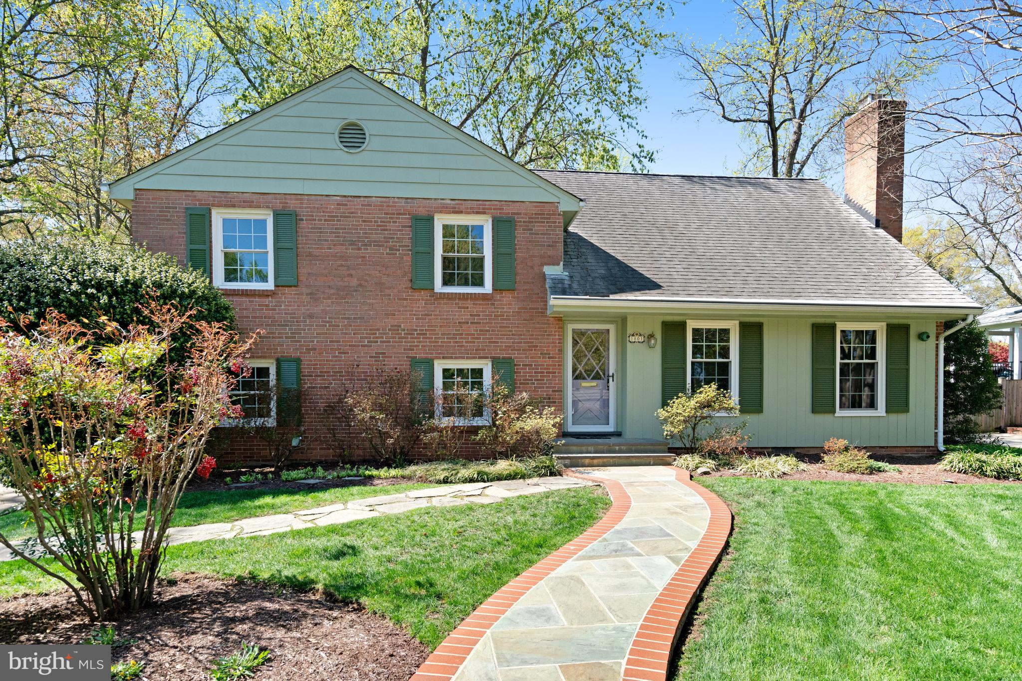 RIVERSIDE GARDENS - Residential