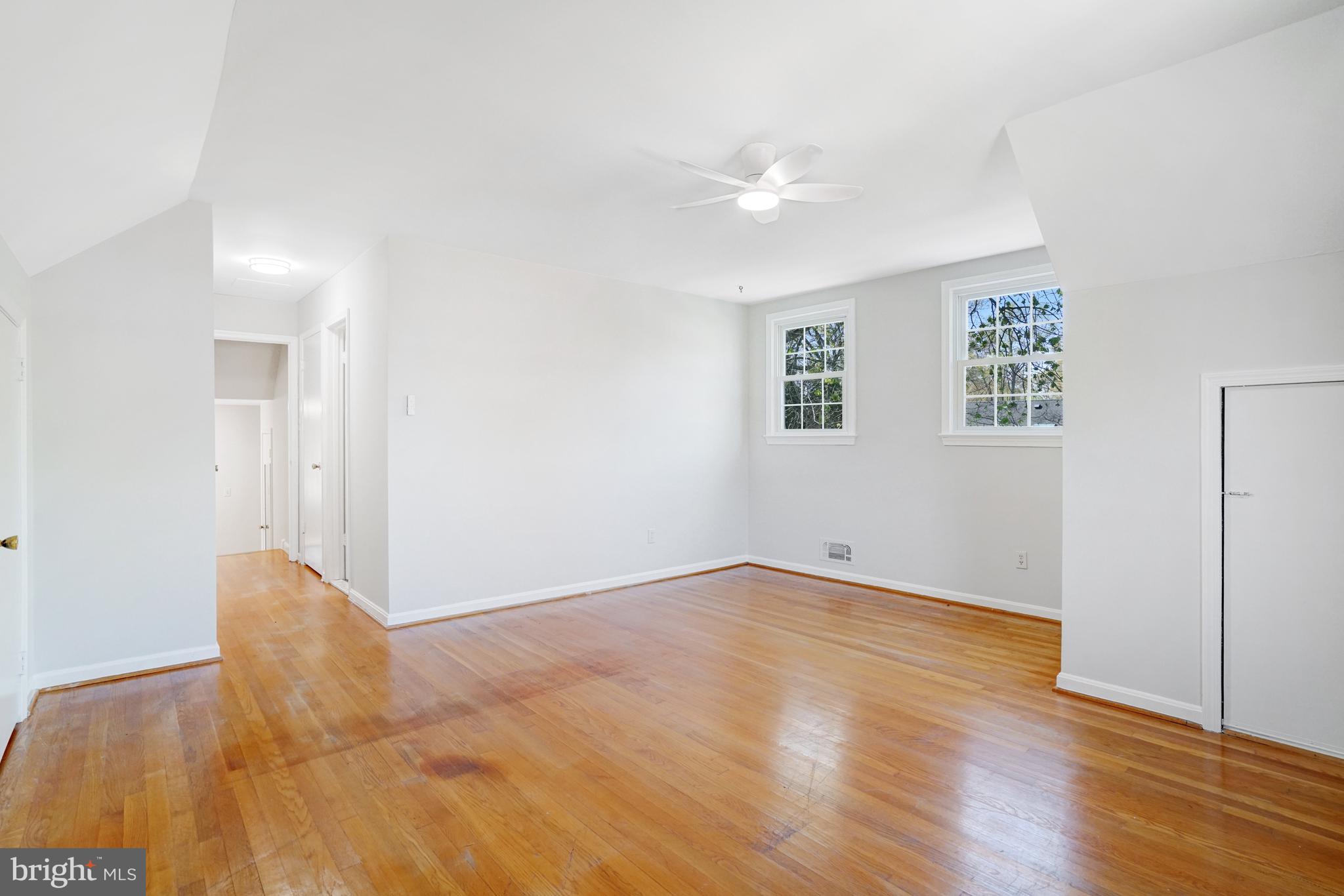 RIVERSIDE GARDENS - Residential