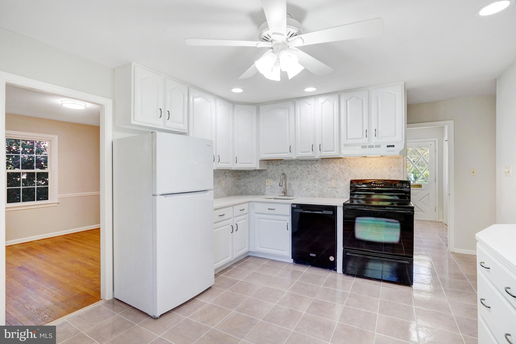 RIVERSIDE GARDENS - Residential