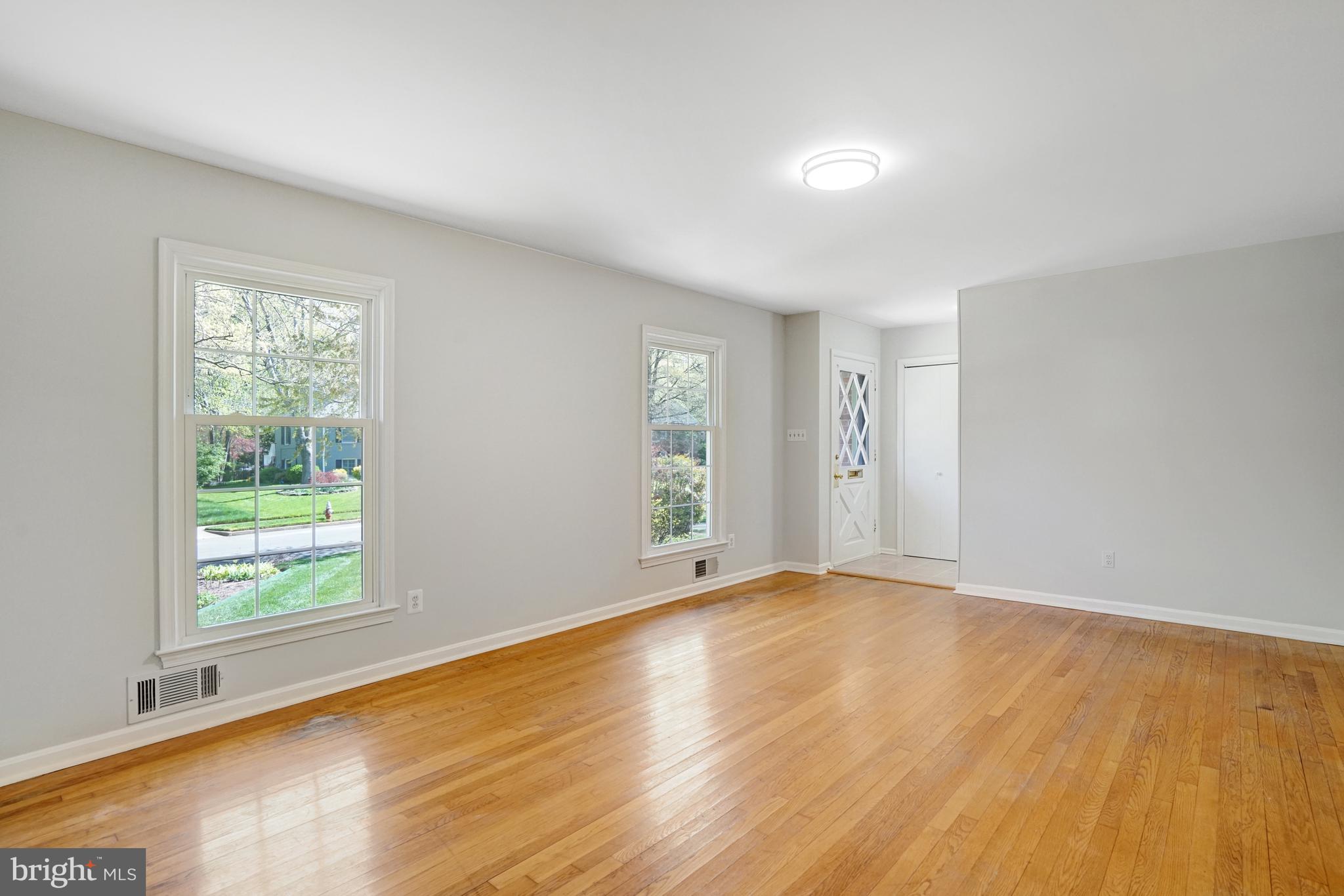 RIVERSIDE GARDENS - Residential