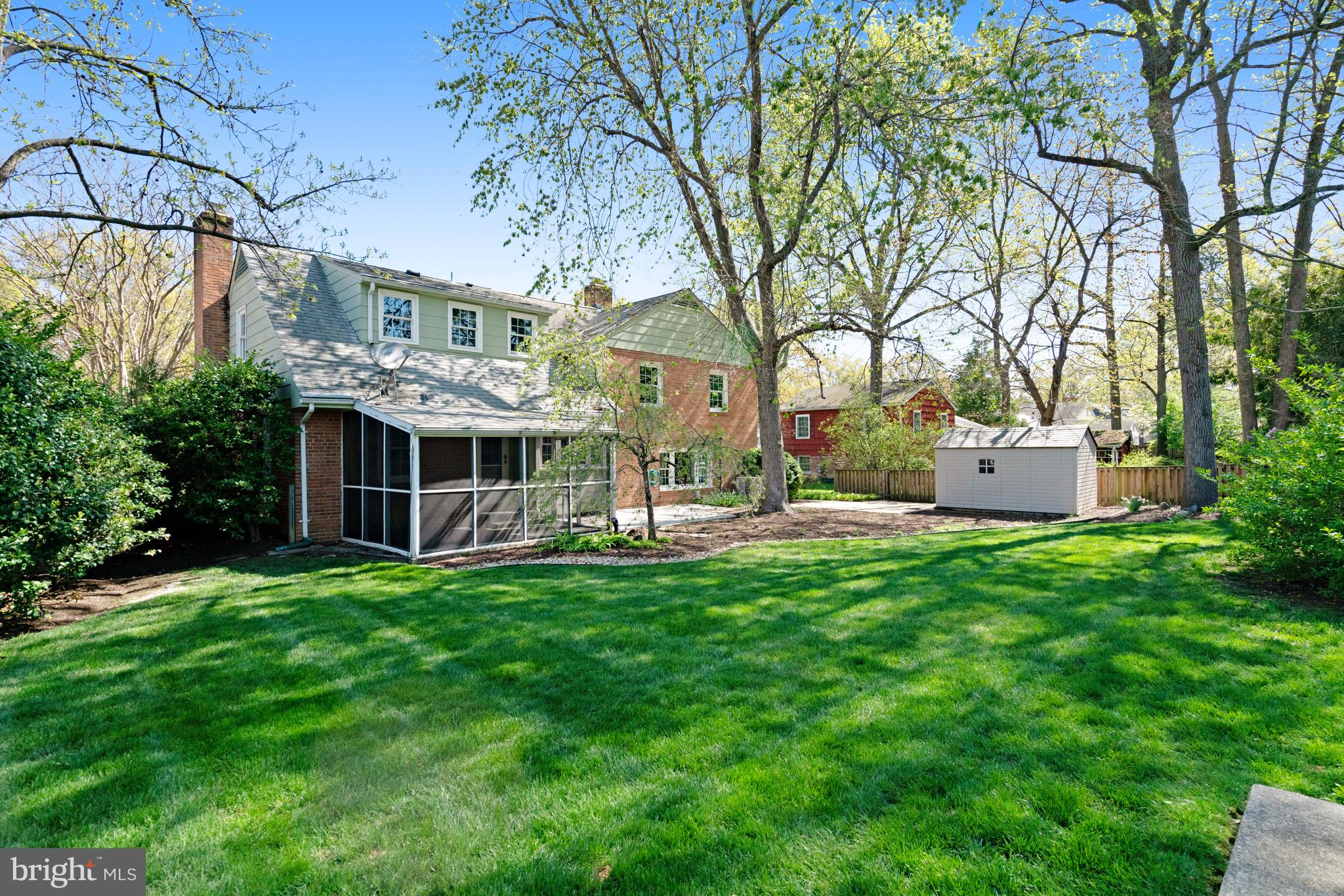 RIVERSIDE GARDENS - Residential