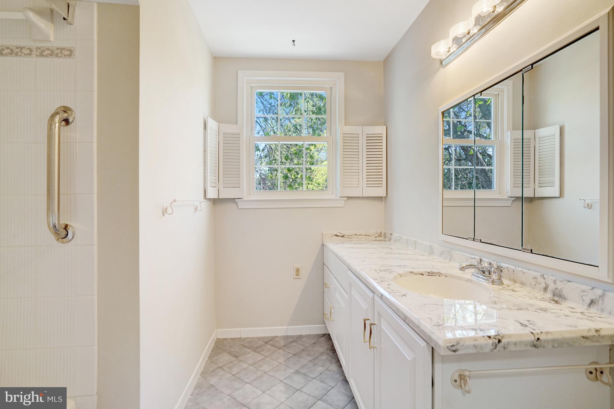 RIVERSIDE GARDENS - Residential