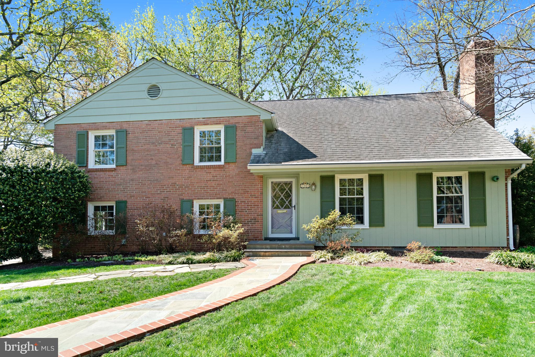 RIVERSIDE GARDENS - Residential