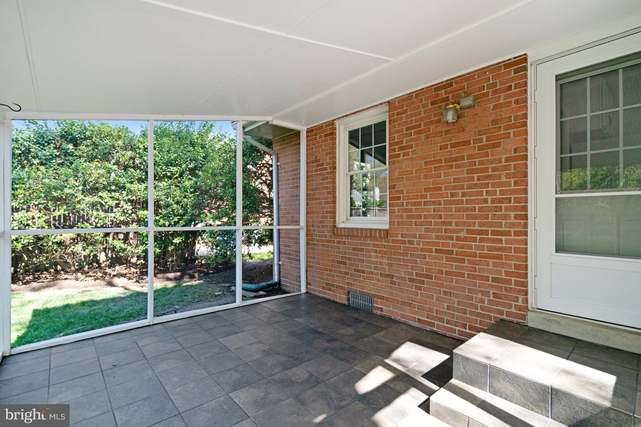 RIVERSIDE GARDENS - Residential