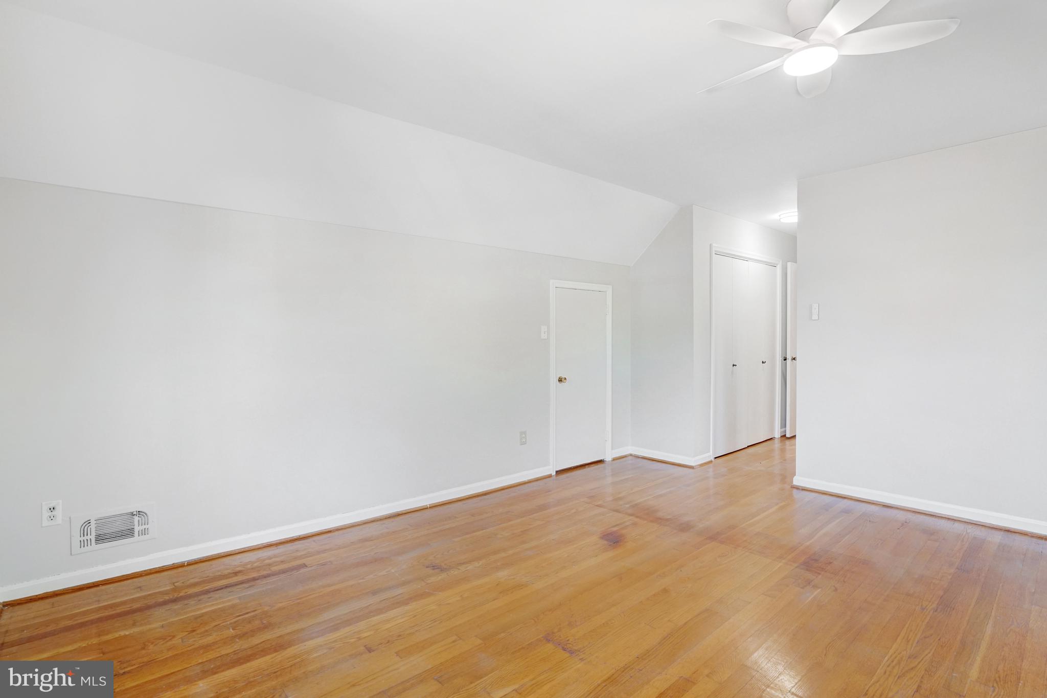 RIVERSIDE GARDENS - Residential