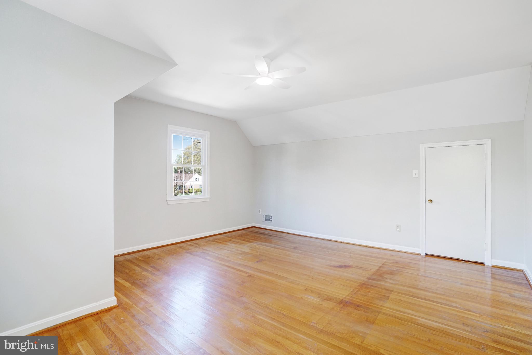 RIVERSIDE GARDENS - Residential