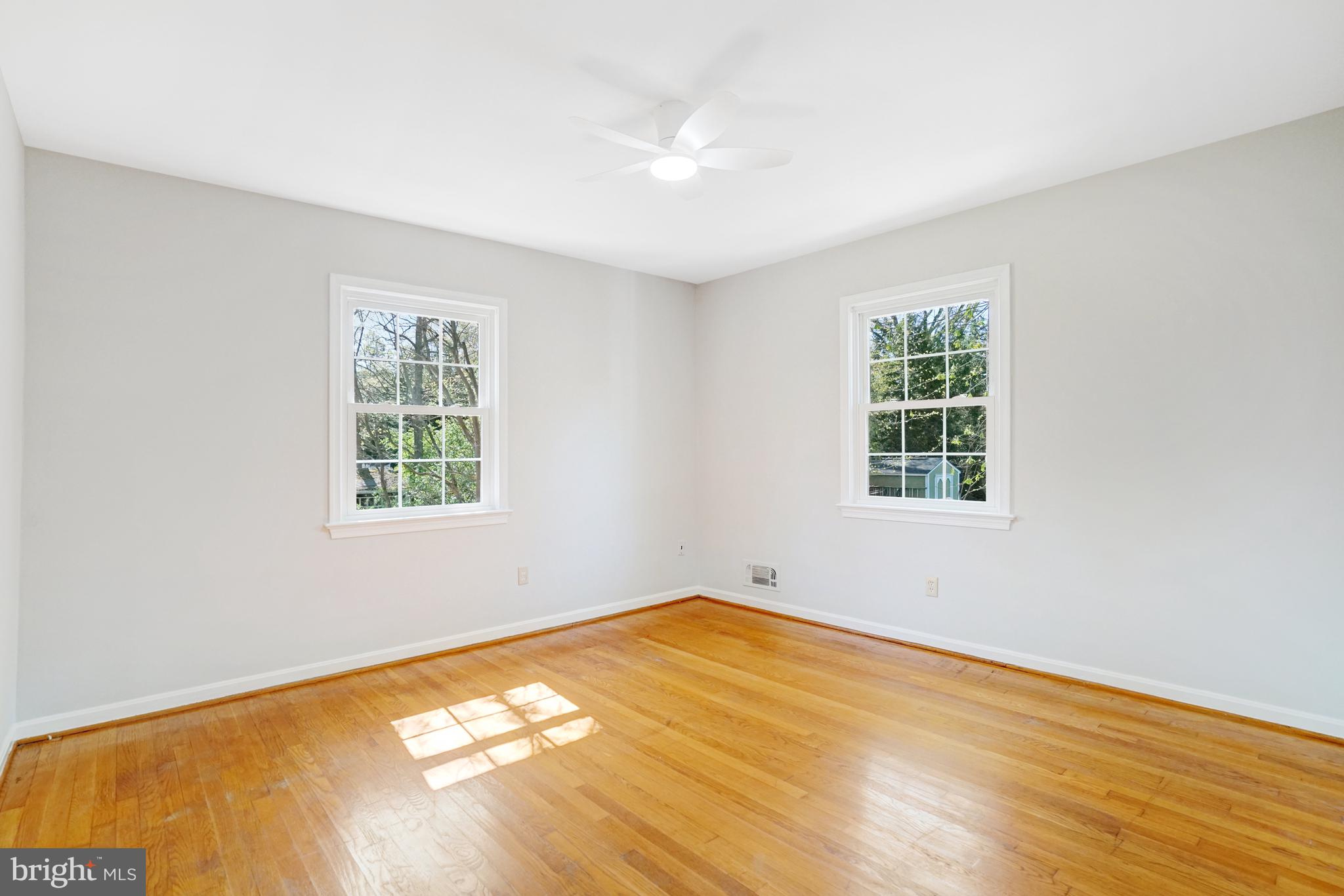 RIVERSIDE GARDENS - Residential