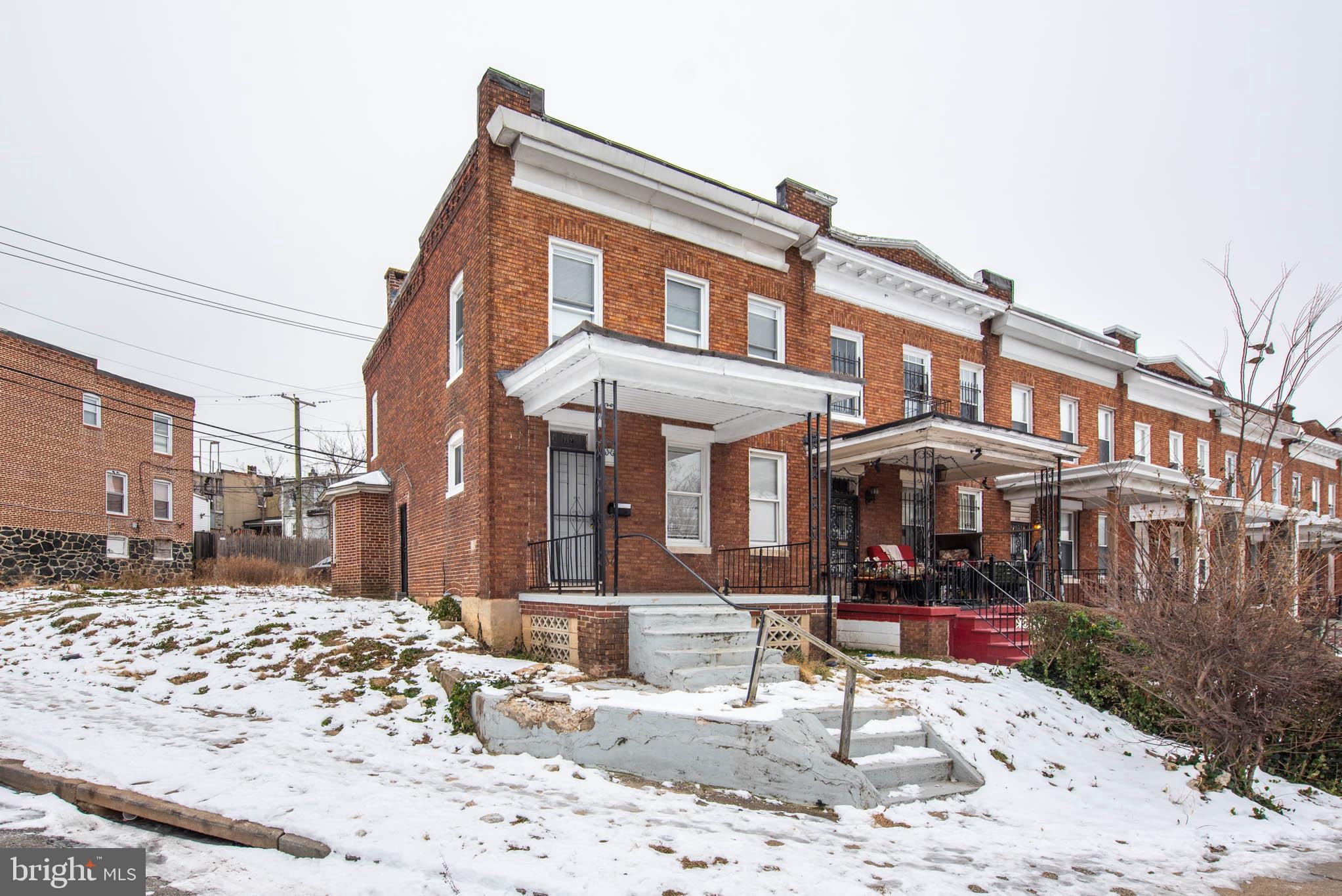 FOUR BY FOUR - Residential