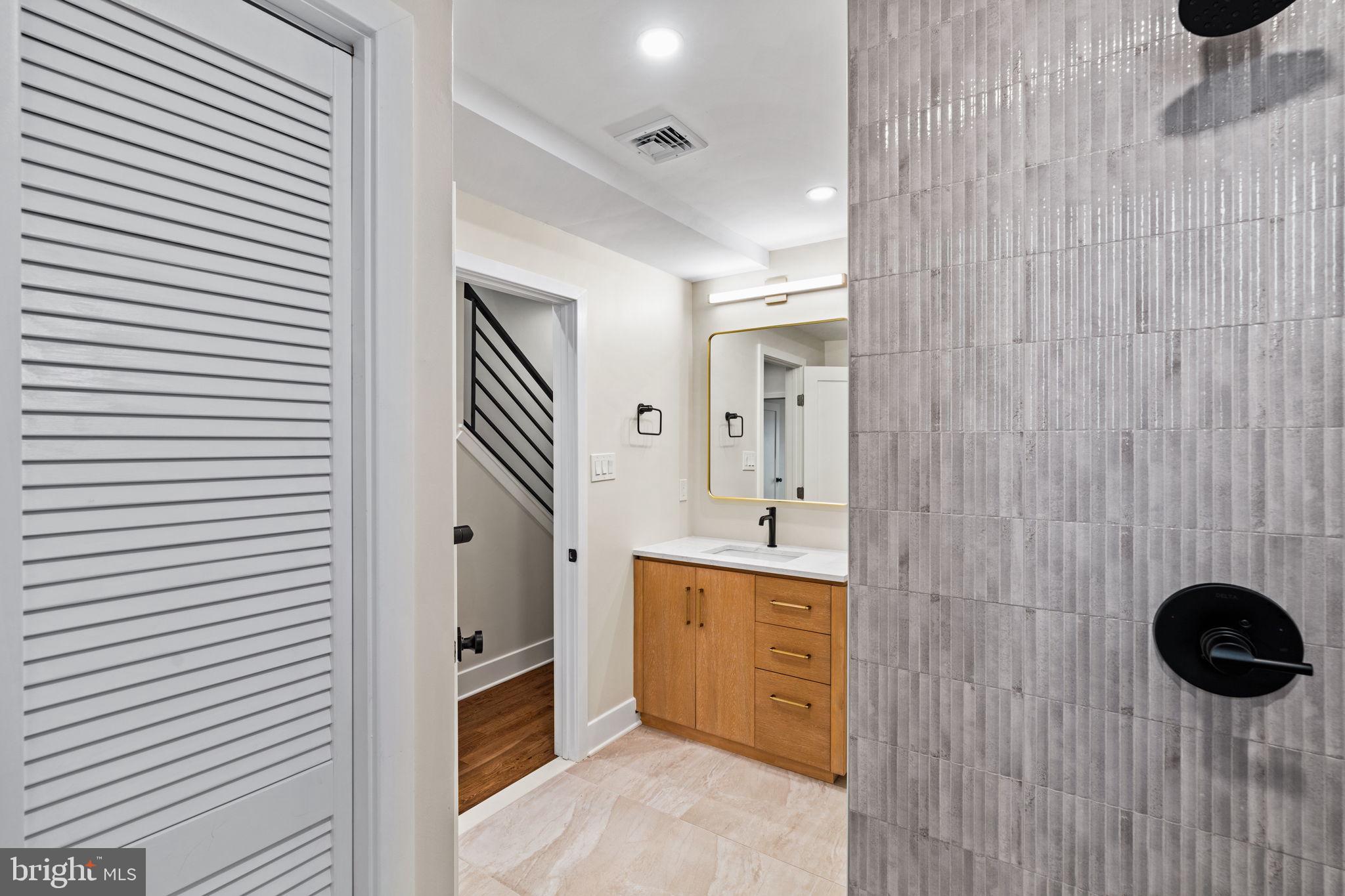 GRADUATE HOSPITAL - Residential