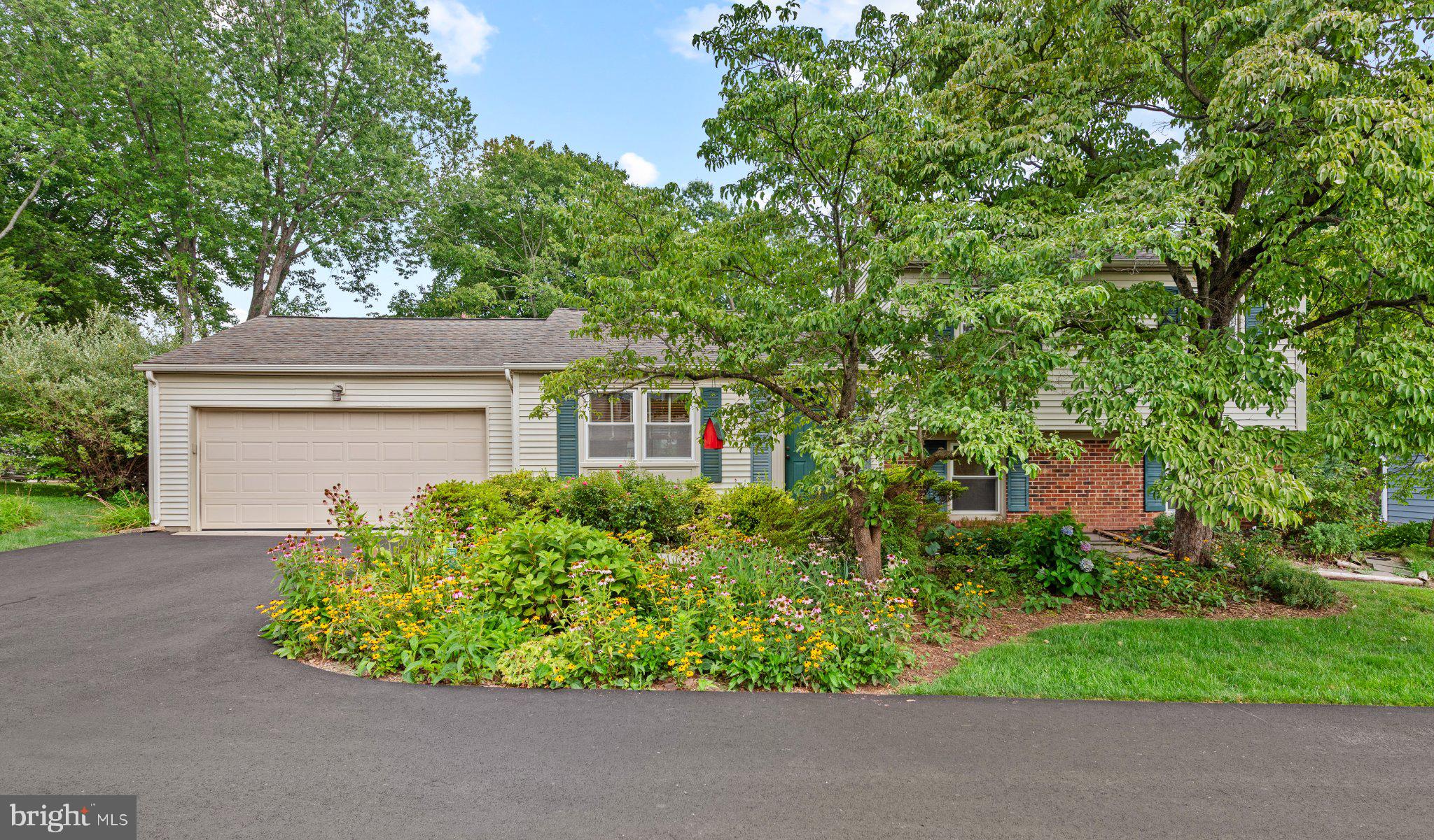 2669 FANIEUL HALL COURT