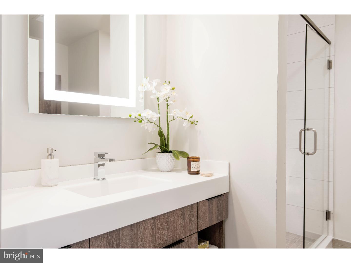 LOGAN SQUARE - Residential Lease